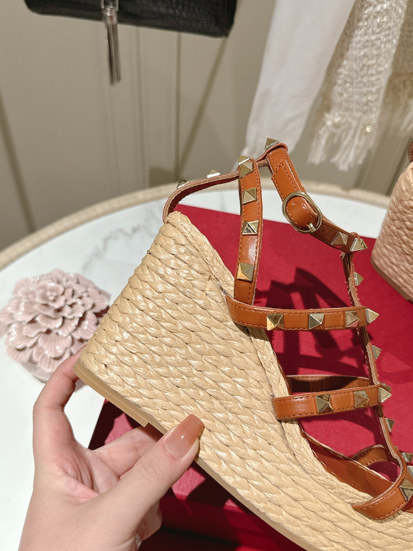 Rockstud Ankle Strap Wedge Sandal In Yam Orange Calfskin Leather And Beige Raffia 100mm 829390