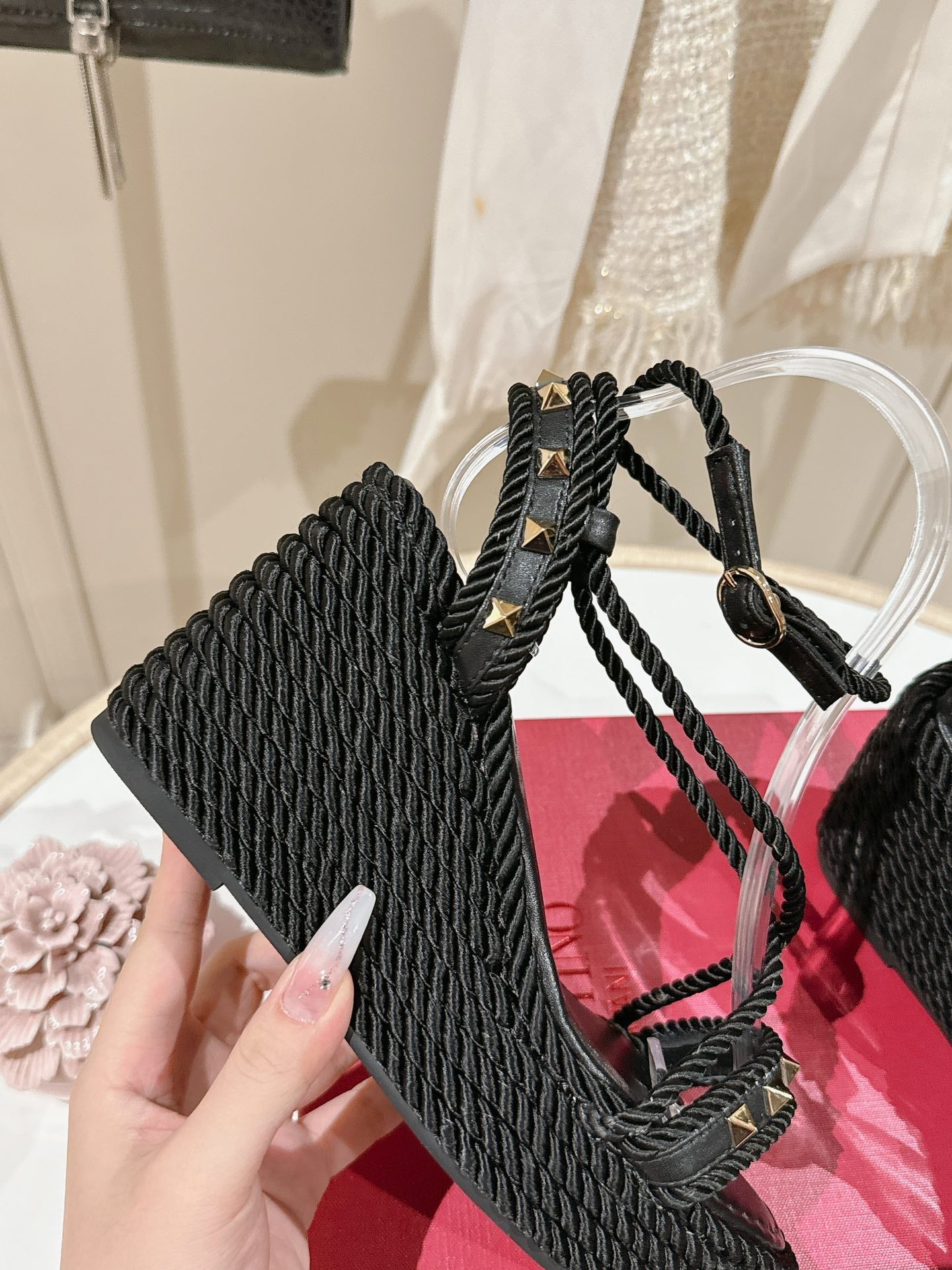 Rockstud Flatform Sandal 10mm In Black Calfskin And Nylon Rope  829393