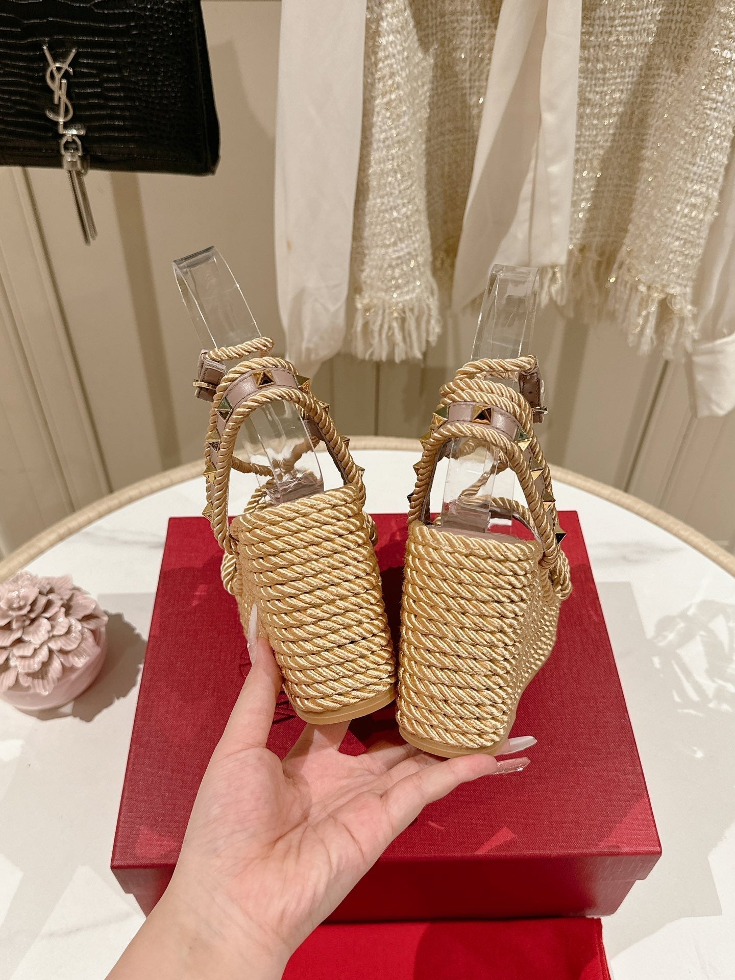 Rockstud Flatform Sandal 10mm In Beige Mix Rosy Brown Calfskin And Nylon Rope 829394