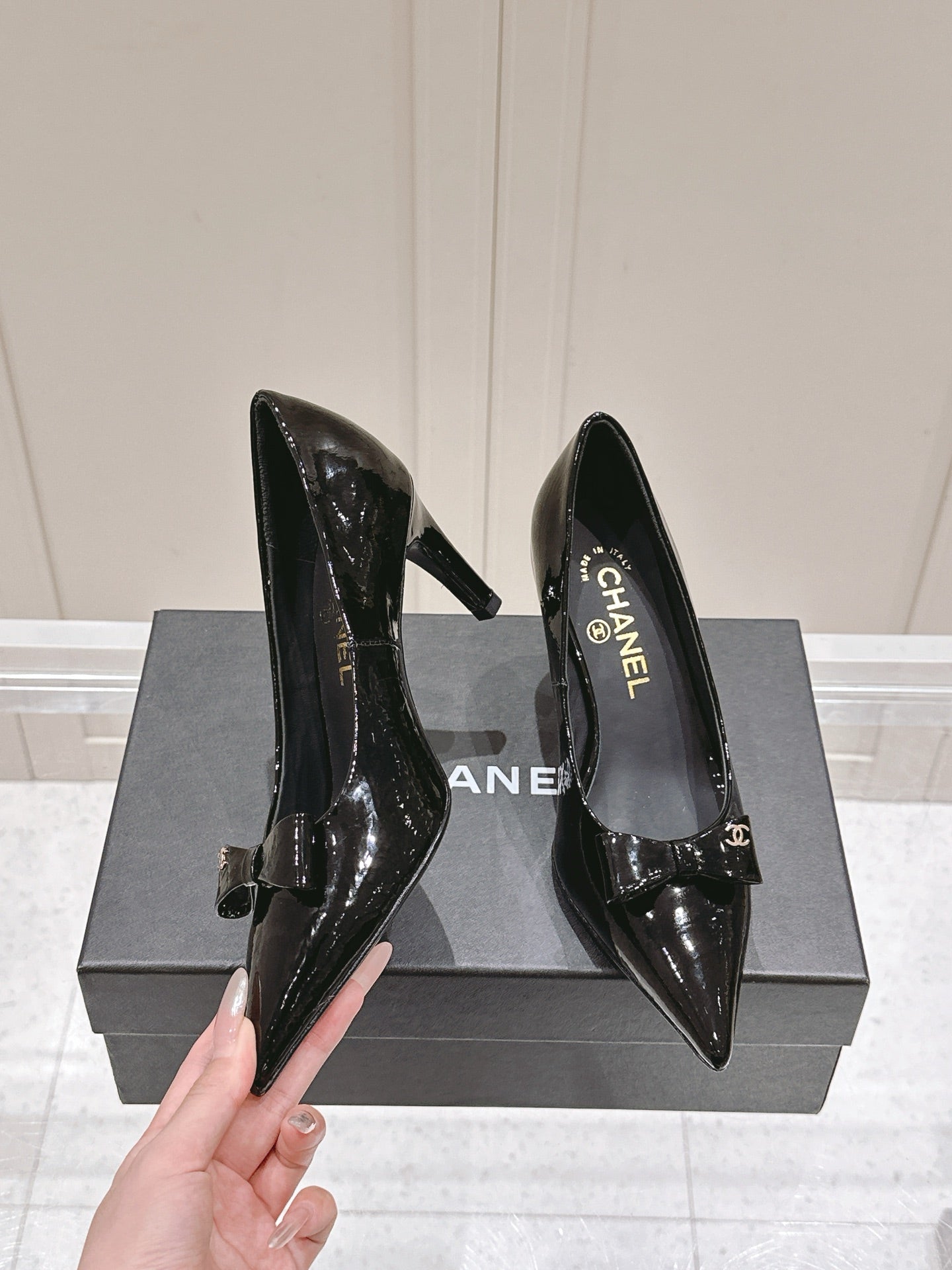 Chanel 25A Heel Pump Black Patent  Calfskin 393069
