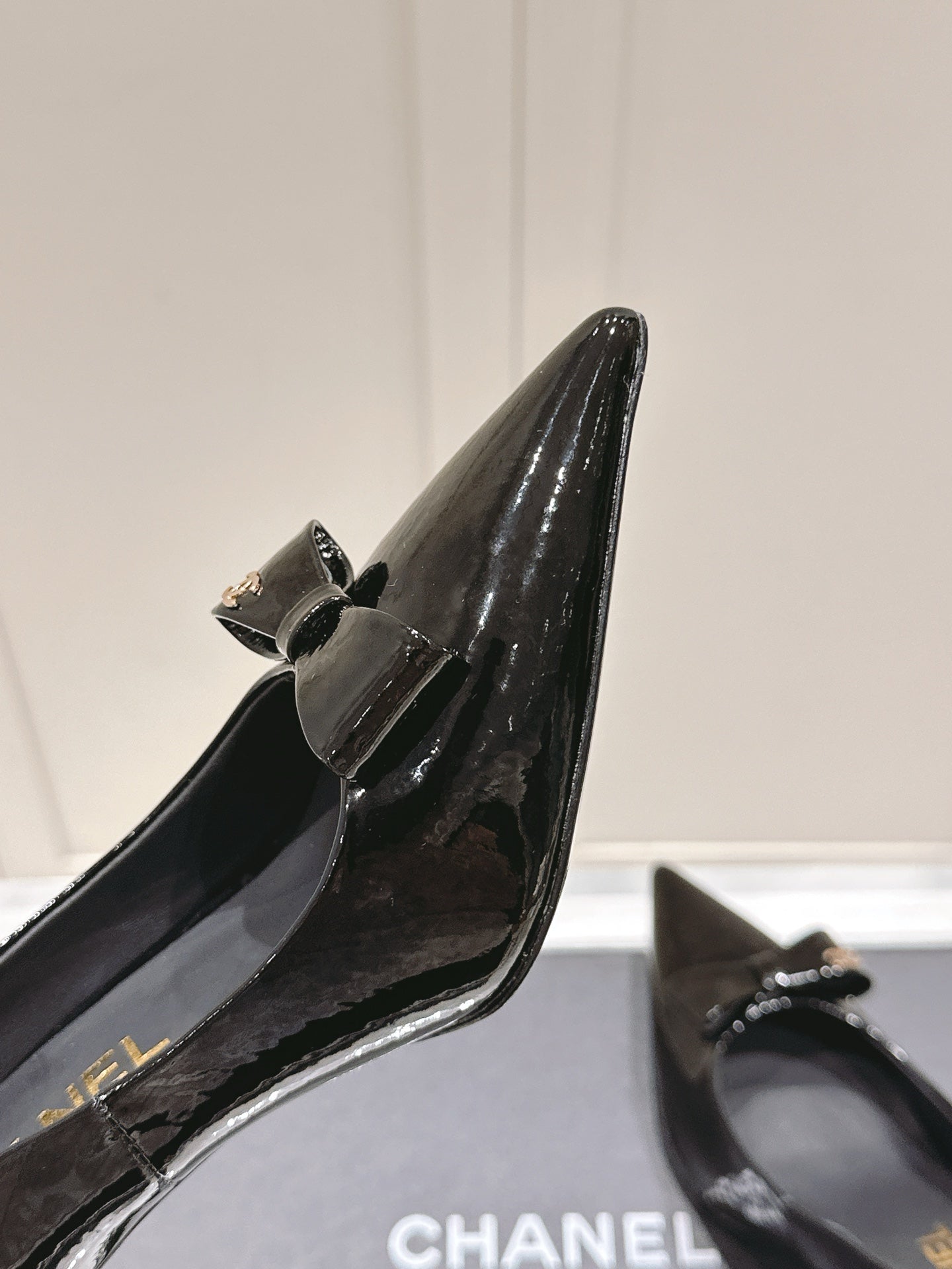 Chanel 25A Heel Pump Black Patent  Calfskin 393069