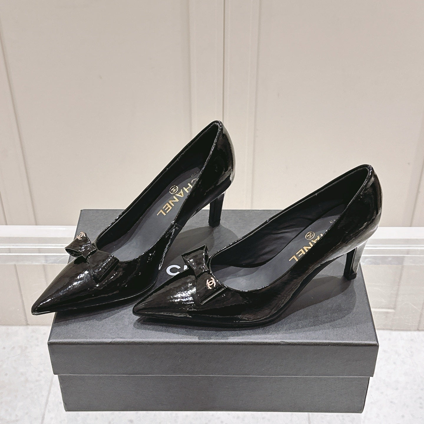 Chanel 25A Heel Pump Black Patent  Calfskin 393069