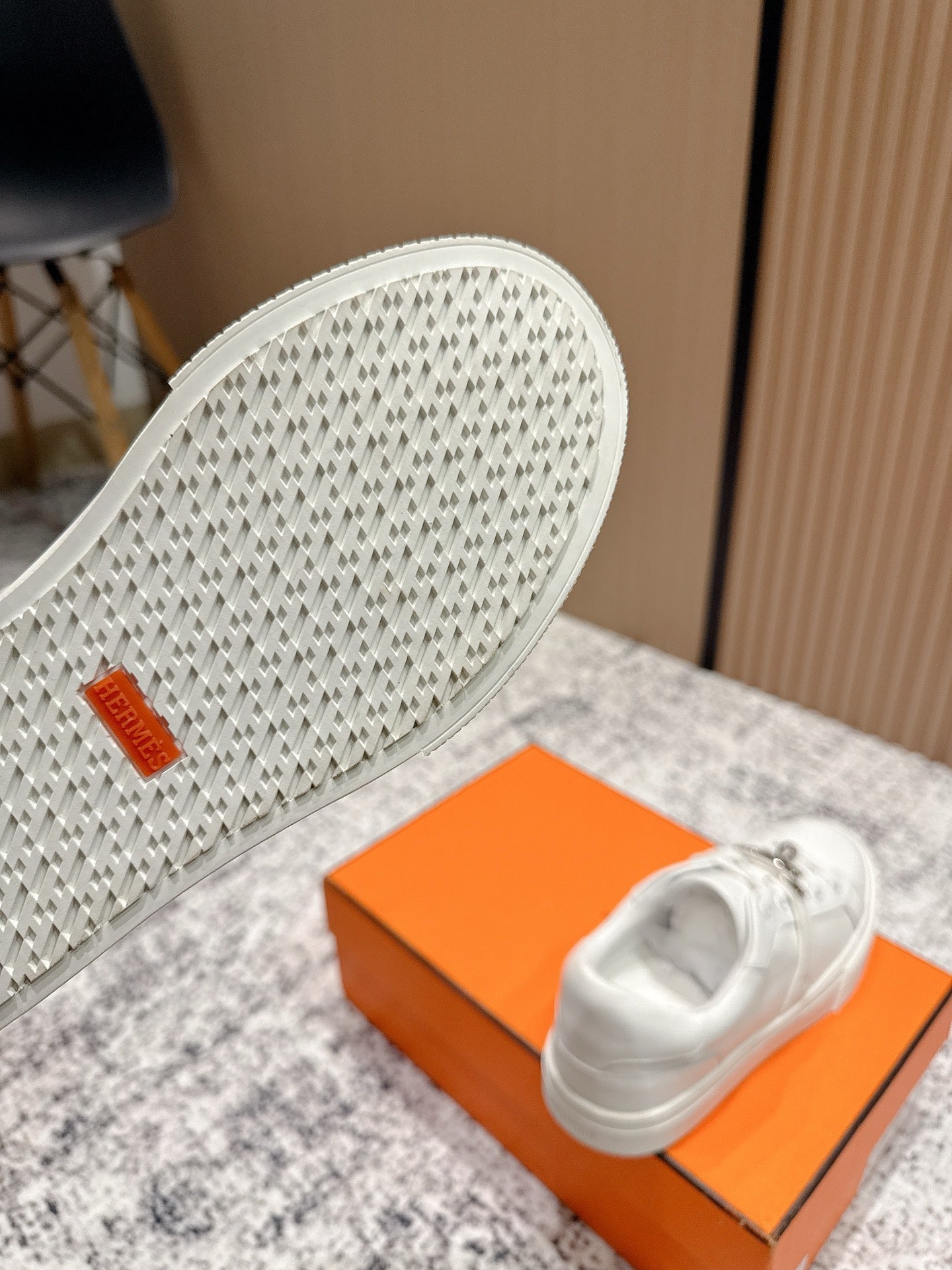 HM Casual Sneakers Sliver Buckle  White Leather