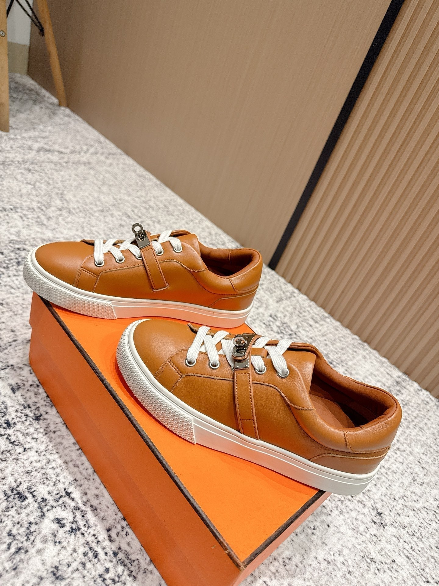 HM Casual Sneakers Sliver Buckle  Brown Leather