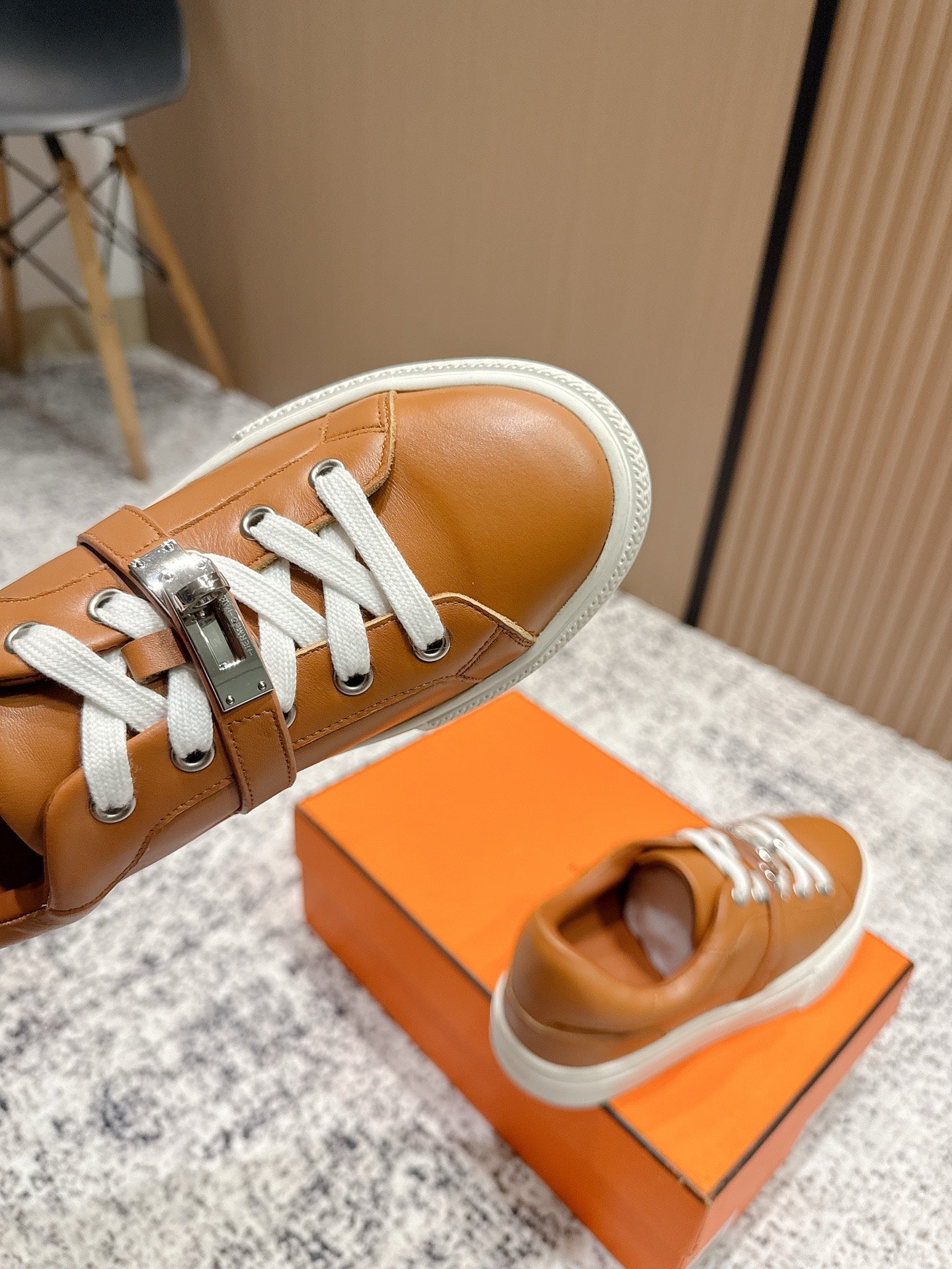 HM Casual Sneakers Sliver Buckle  Brown Leather