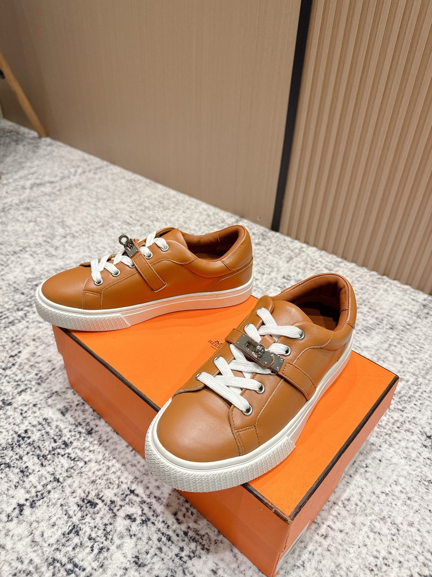 HM Casual Sneakers Sliver Buckle  Brown Leather