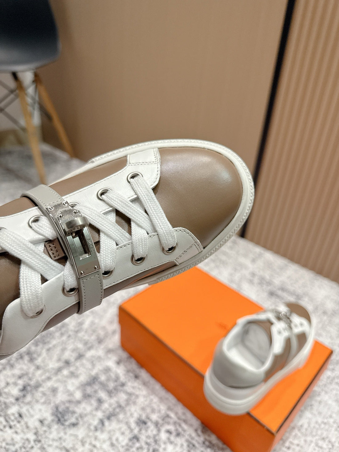 HM Casual Sneakers Sliver Buckle Taupe With White Leather