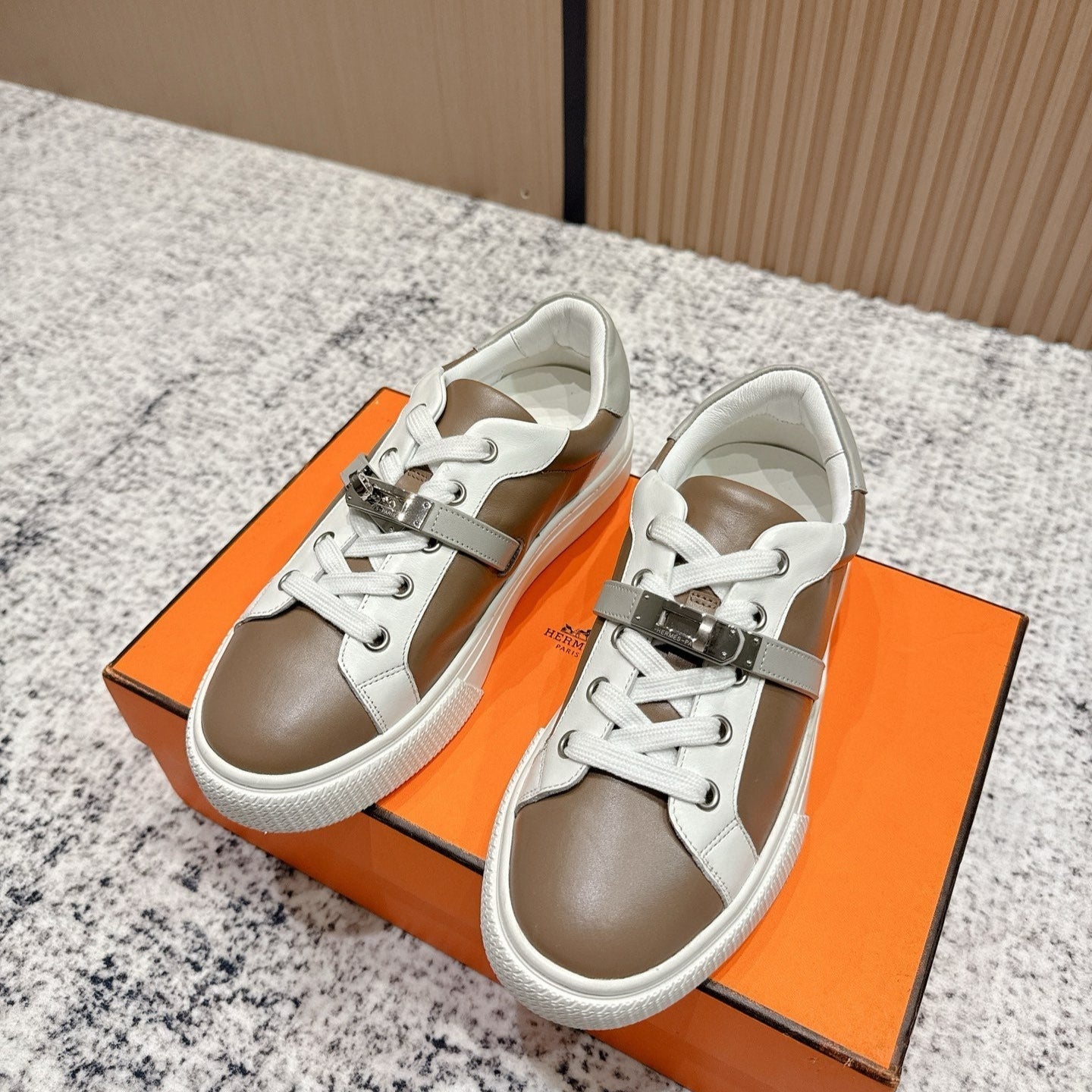 HM Casual Sneakers Sliver Buckle Taupe With White Leather