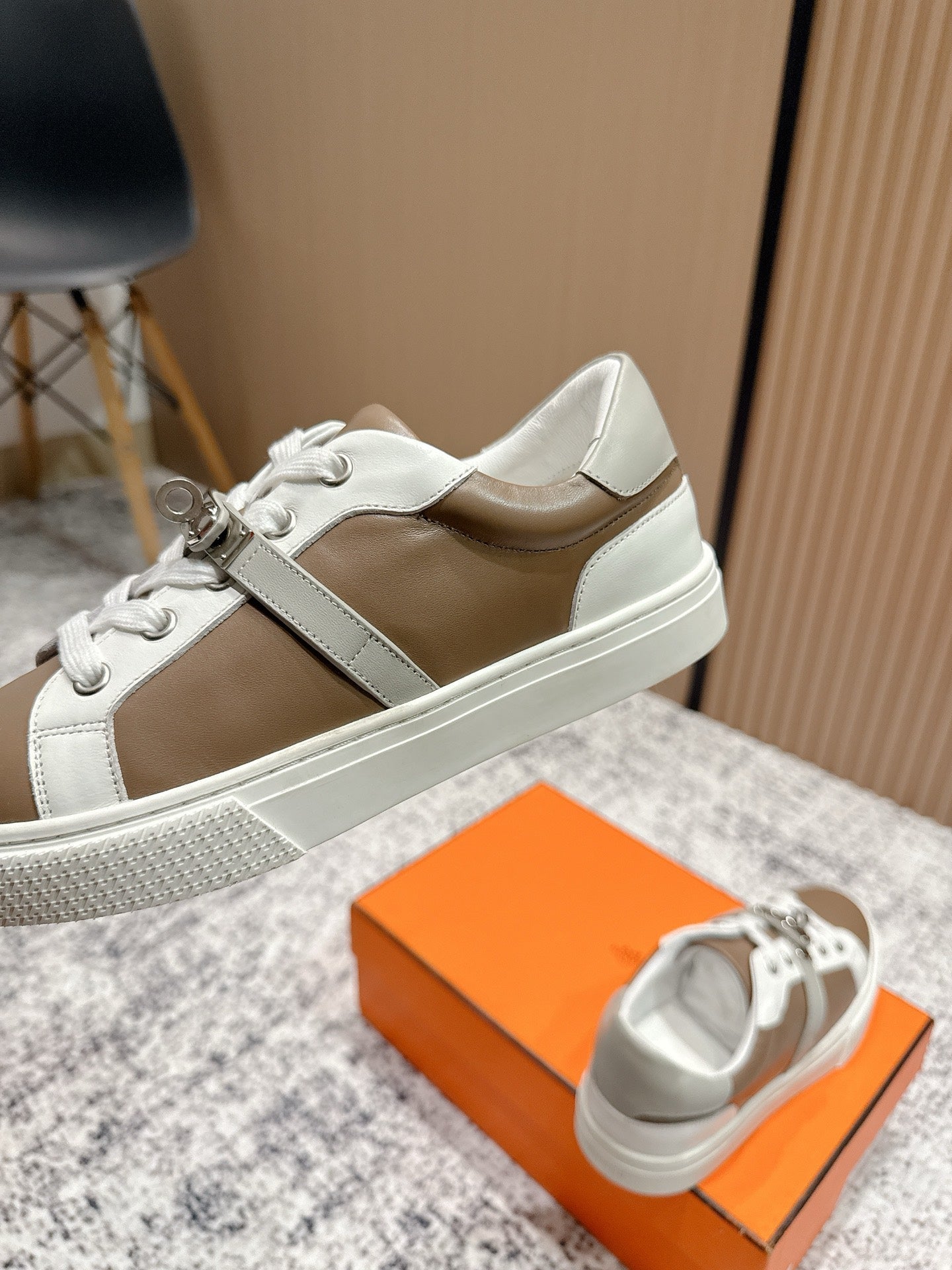 HM Casual Sneakers Sliver Buckle Taupe With White Leather