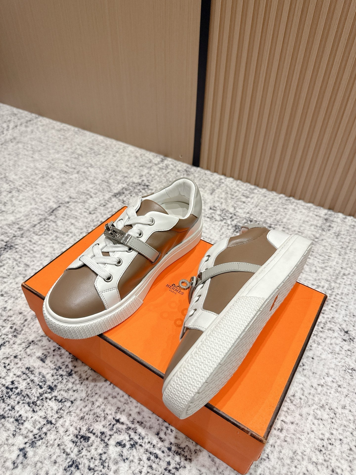 HM Casual Sneakers Sliver Buckle Taupe With White Leather