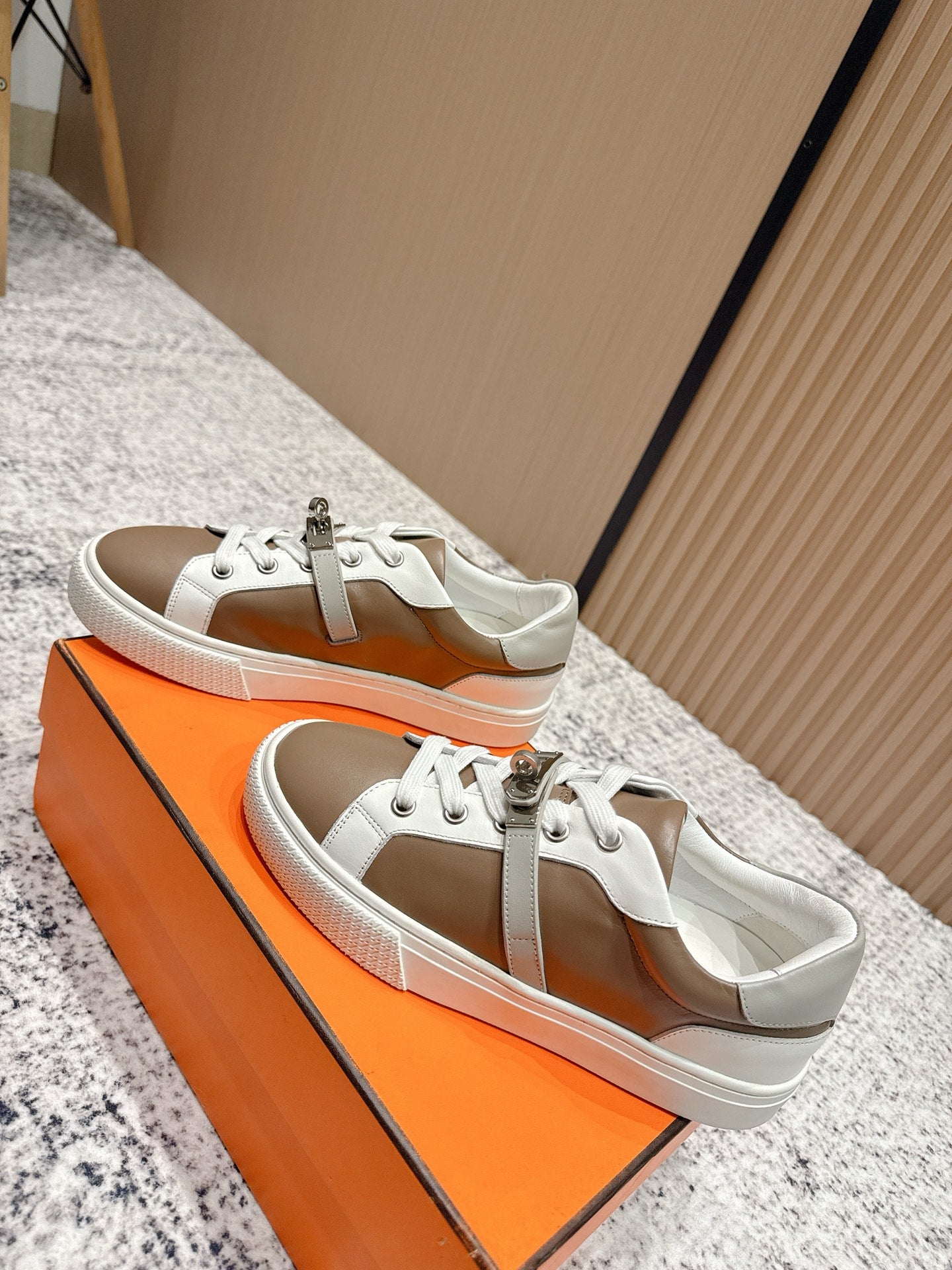 HM Casual Sneakers Sliver Buckle Taupe With White Leather