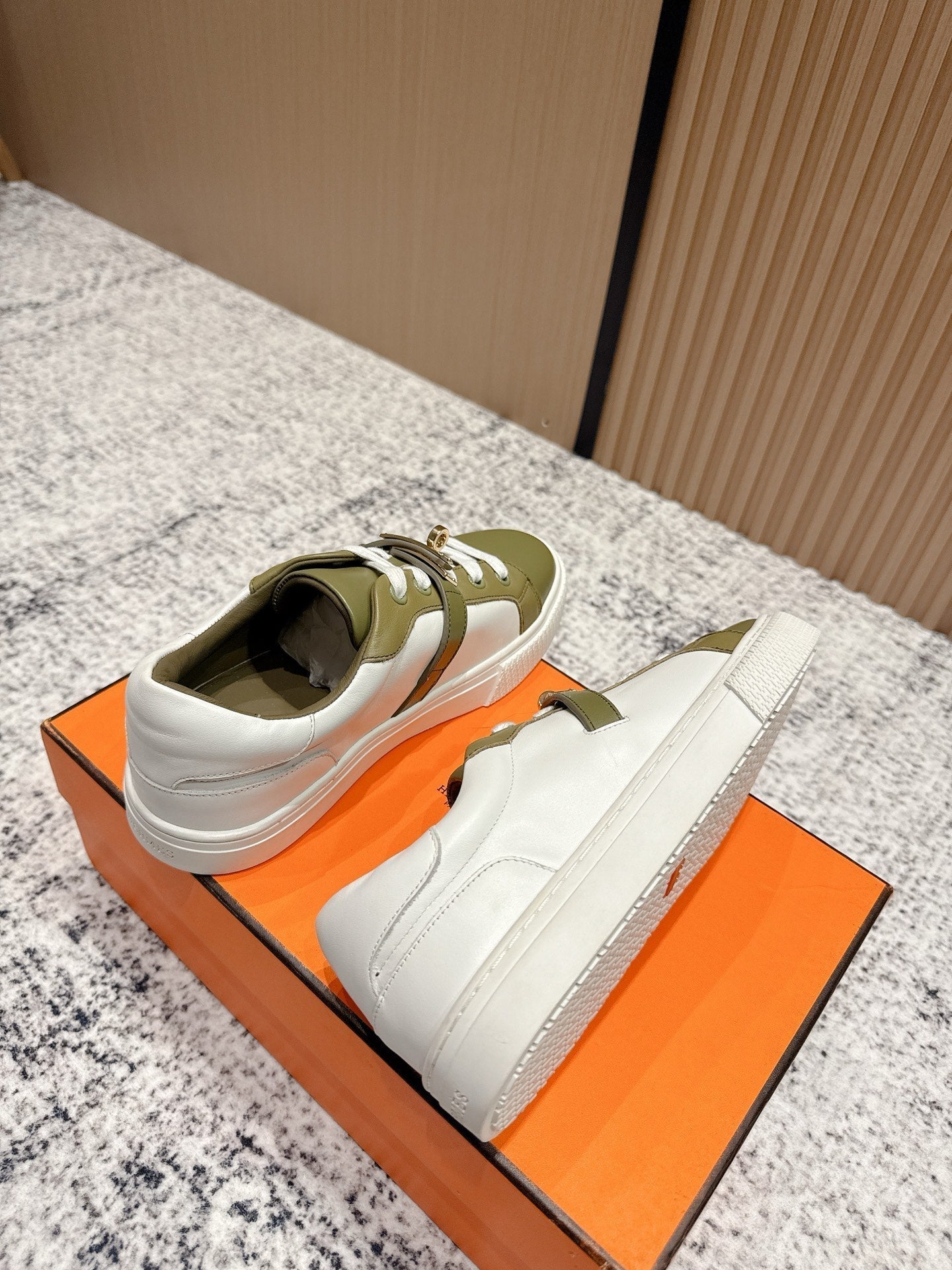 HM Casual Sneakers Sliver Buckle Olive With White Leather