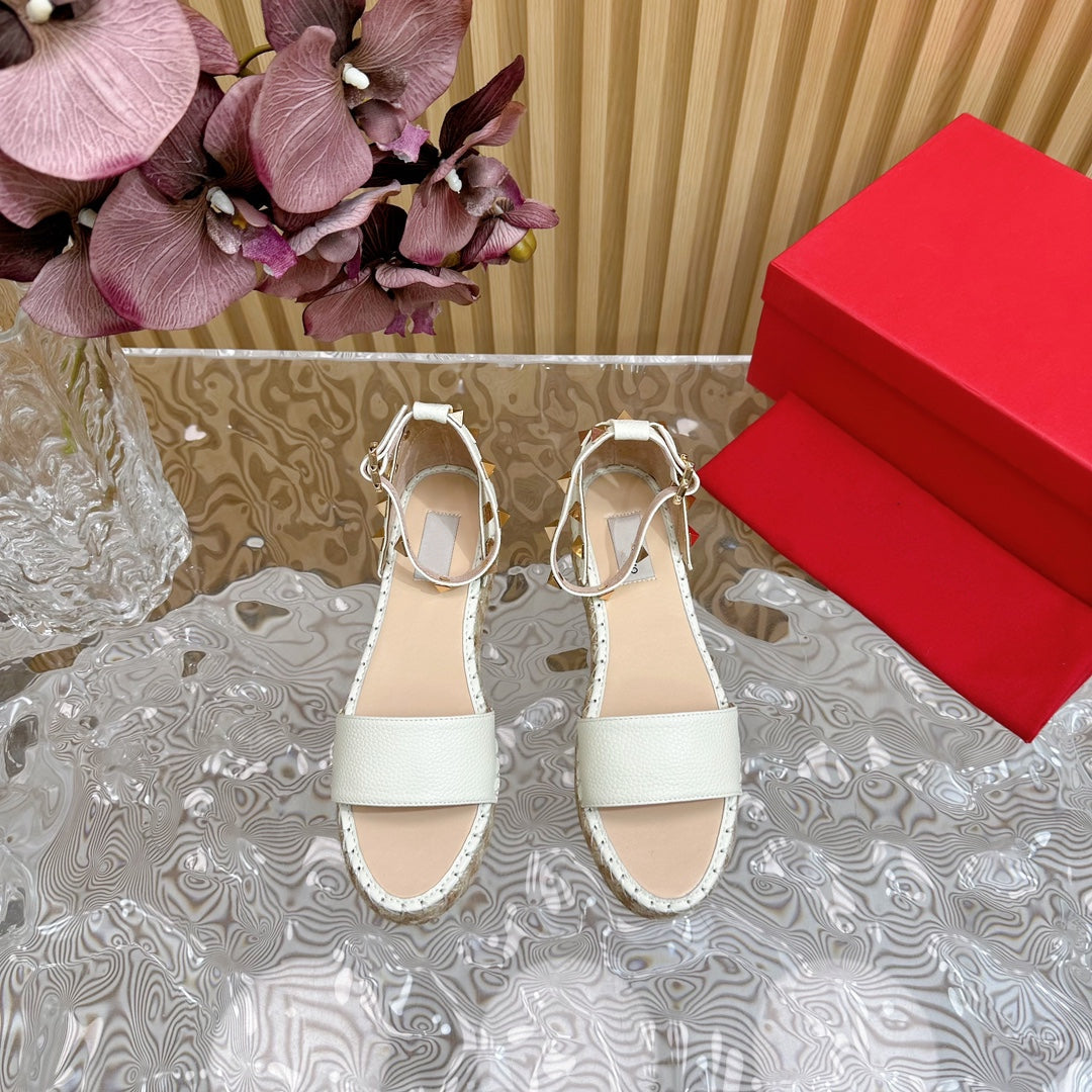 Rockstud Espadrille 45mm White leather sandals