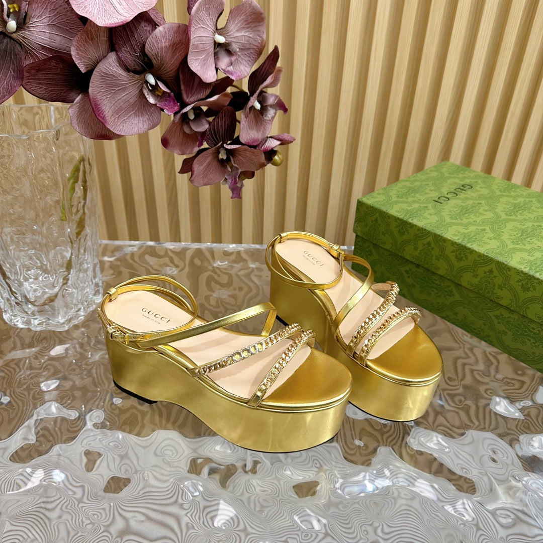 GG PLATFORM SANDAL METALLIC GOLD CALFSKIN WITH CHAINS