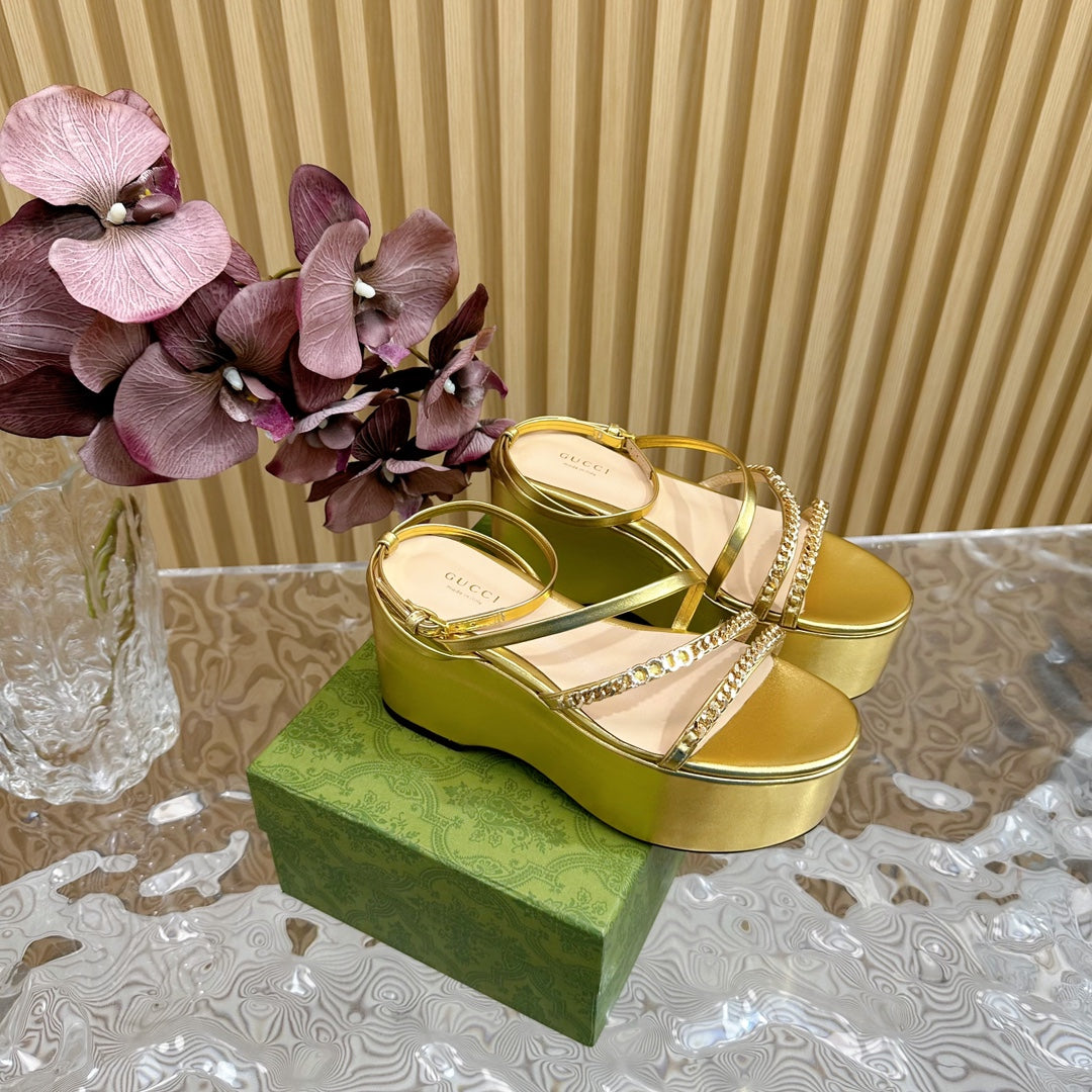 GG PLATFORM SANDAL METALLIC GOLD CALFSKIN WITH CHAINS