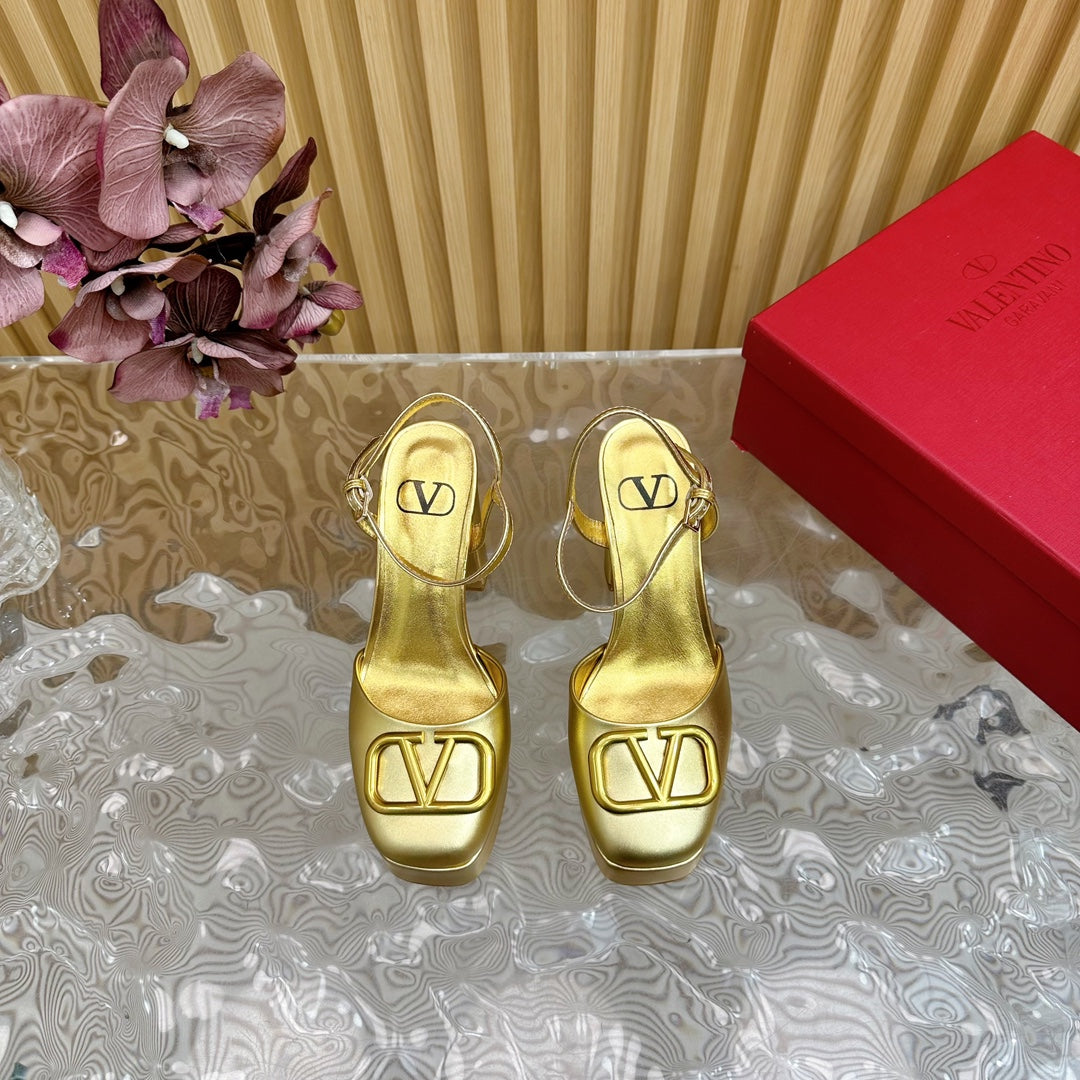 VT Signature 115mm Patent Leather Platform Pumps Gold Calfskin 286470