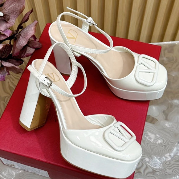 VT Signature 115mm Patent Leather Platform Pumps White Calfskin 286474