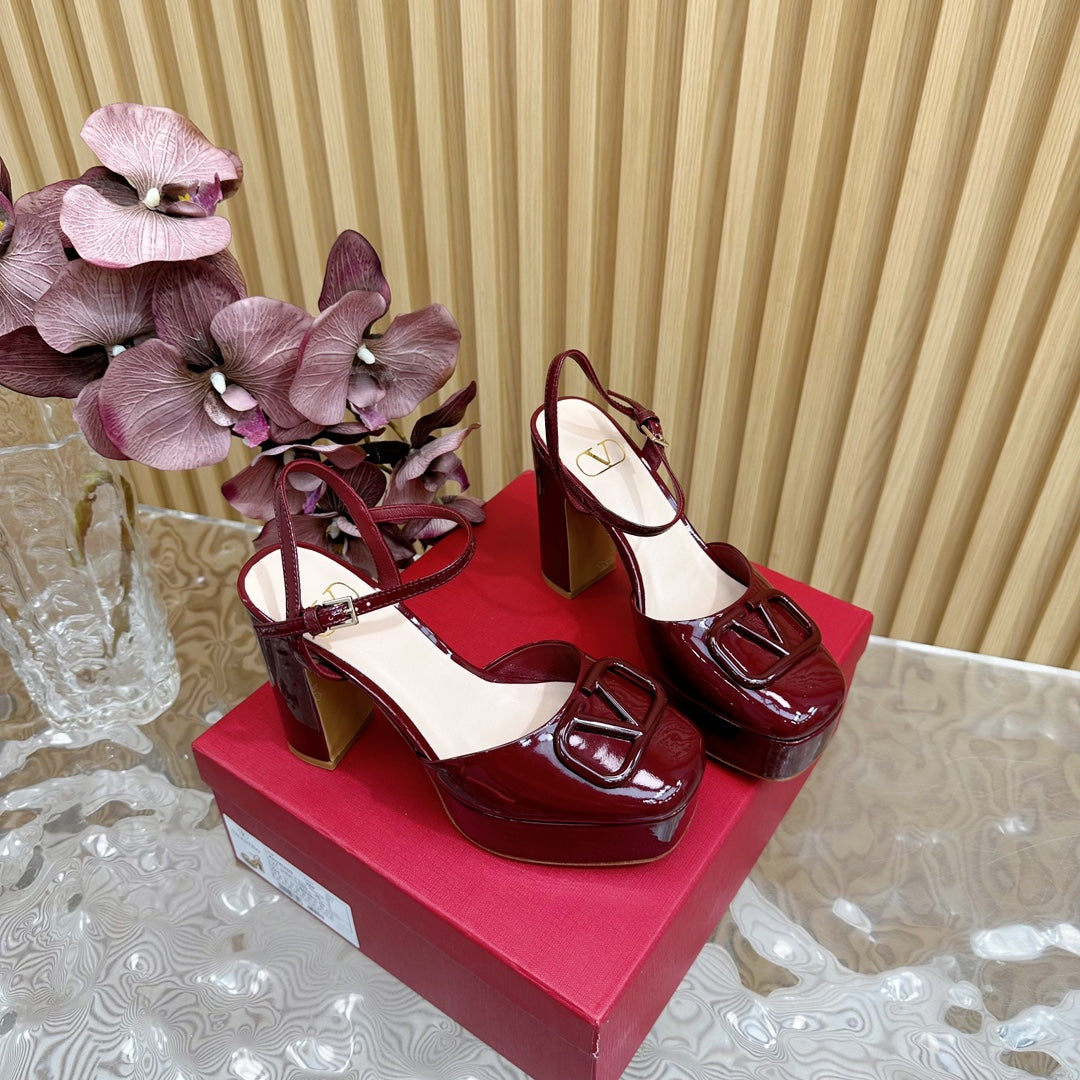 VT Signature 115mm Patent Leather Platform Pumps Red Calfskin 286477