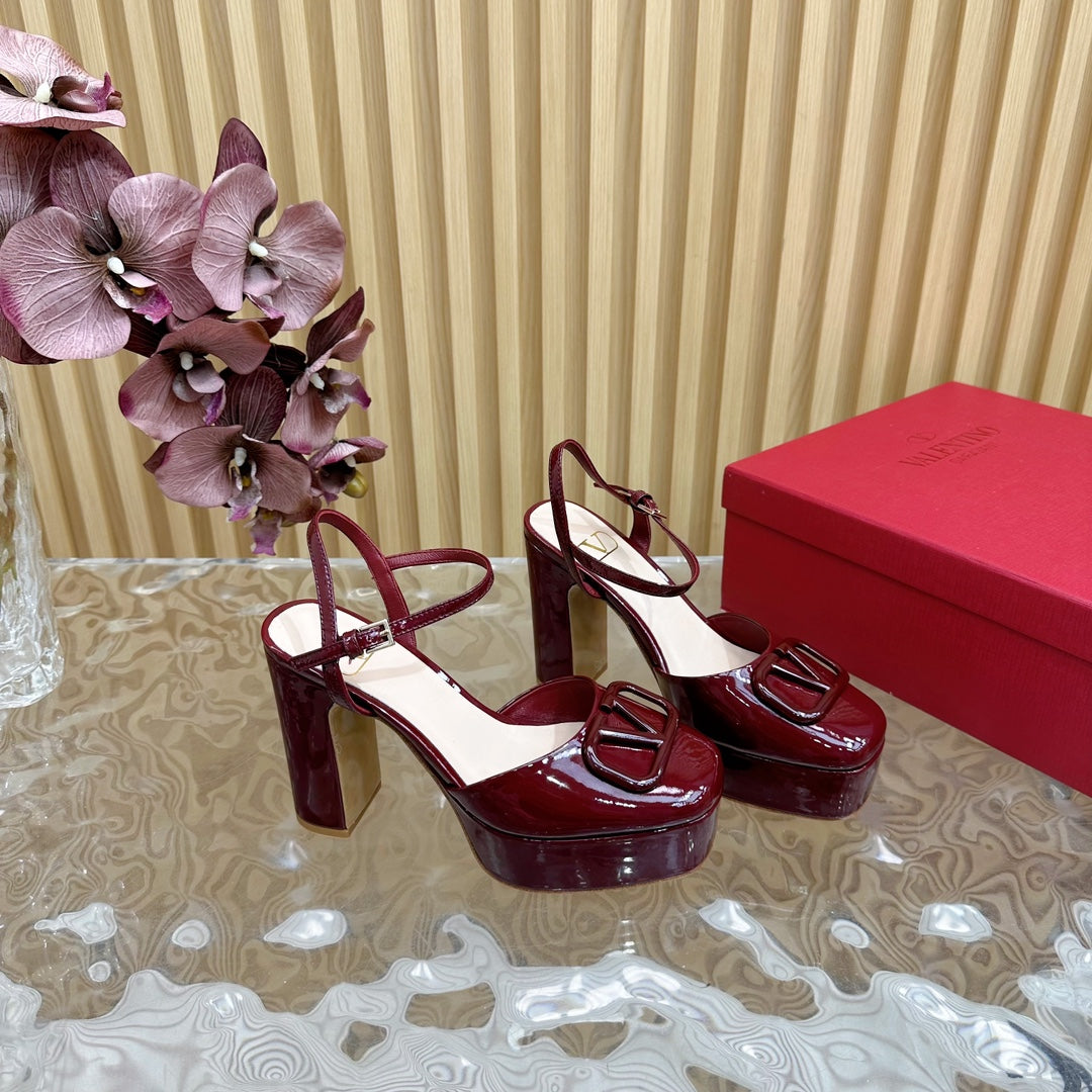 VT Signature 115mm Patent Leather Platform Pumps Red Calfskin 286477