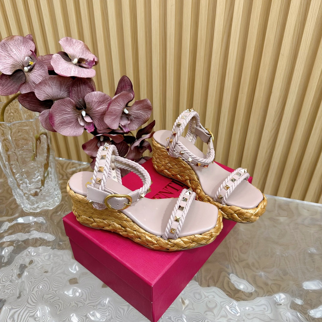 Rockstud Flatform Sandal 75mm In Rose Pink Calfskin And Raffia  102858