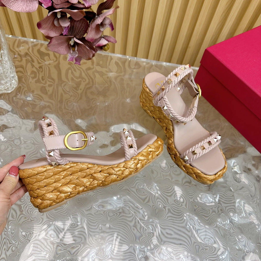 Rockstud Flatform Sandal 75mm In Rose Pink Calfskin And Raffia  102858