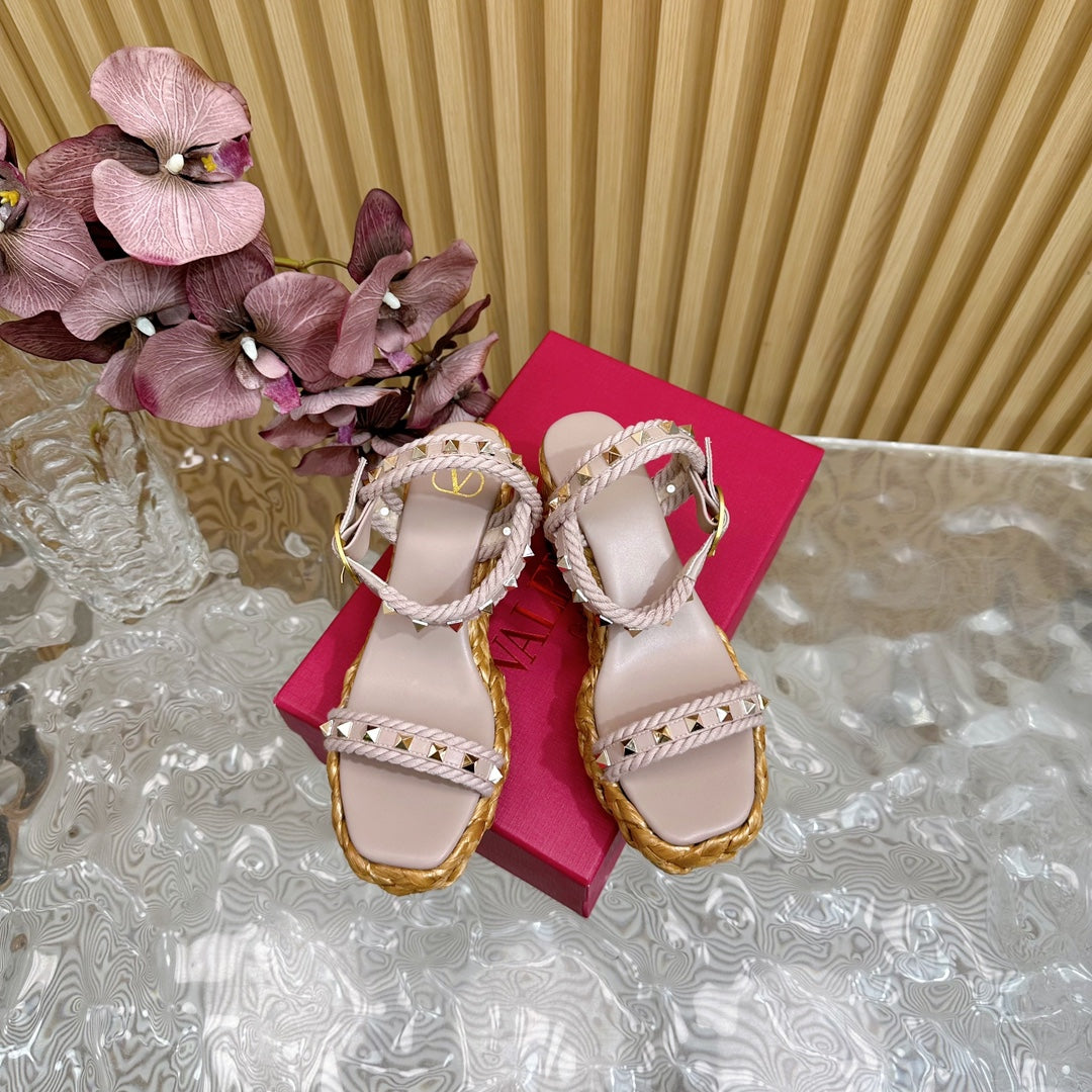Rockstud Flatform Sandal 75mm In Rose Pink Calfskin And Raffia  102858