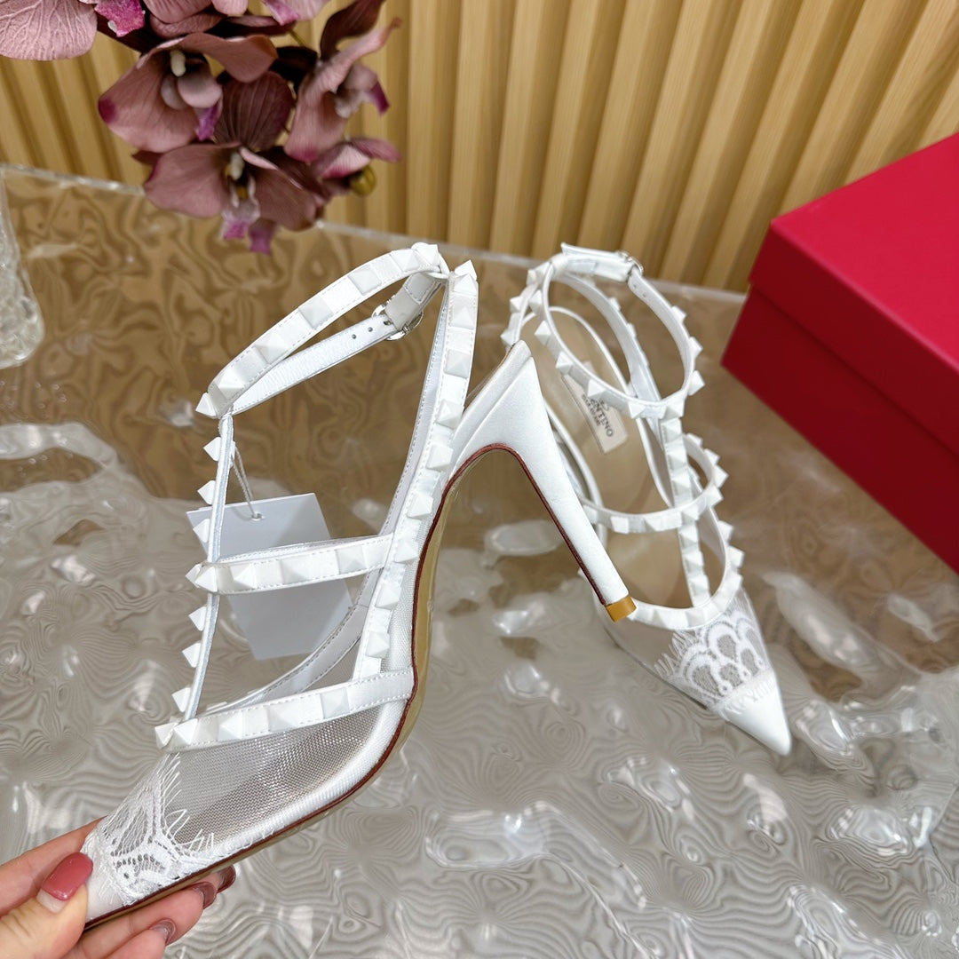 Rockstud Metallic Ankle Strap Pump 95mm White Lambskin And Lace Fabric 102093
