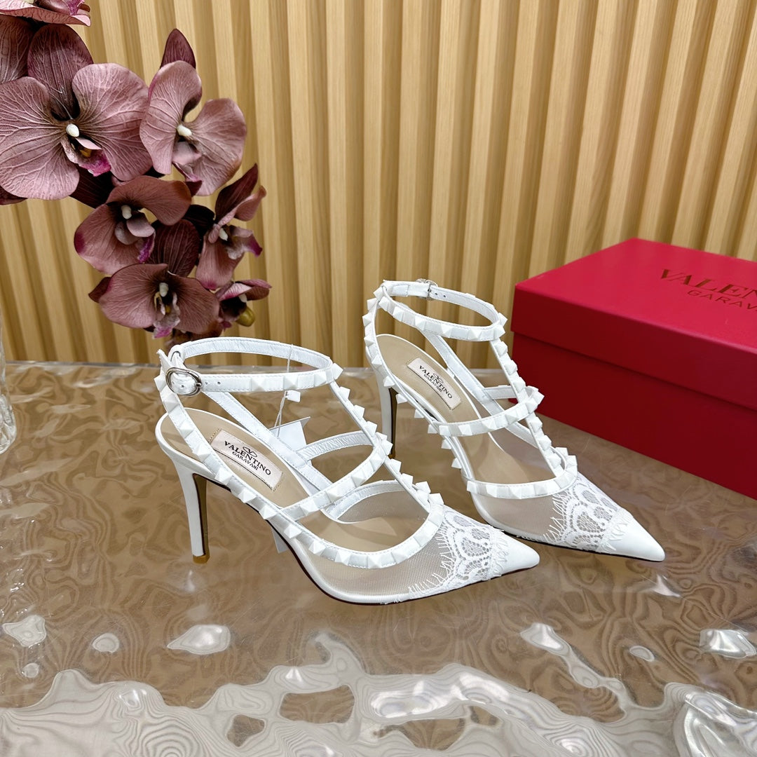 Rockstud Metallic Ankle Strap Pump 95mm White Lambskin And Lace Fabric 102093