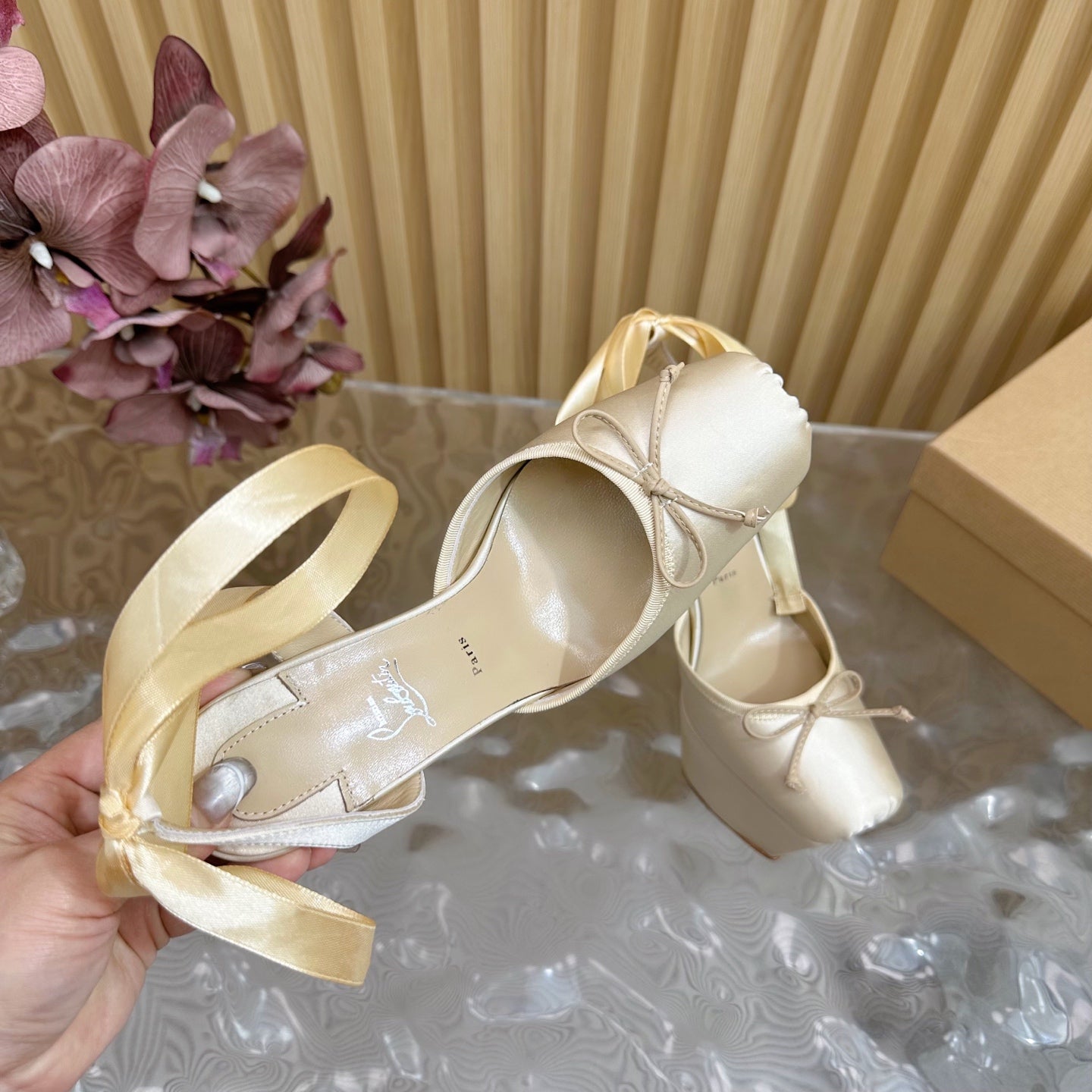 CL 25C Cassia Lace Up Alta 160mm Light Yellow Silk 221615