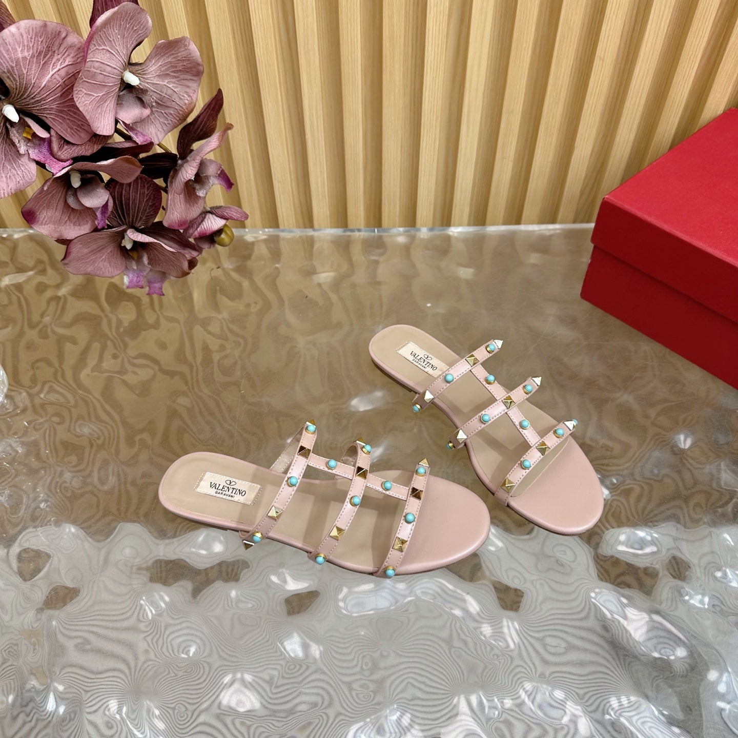 VT 25 Rockstud leather slides Pink Sheepskin 286630