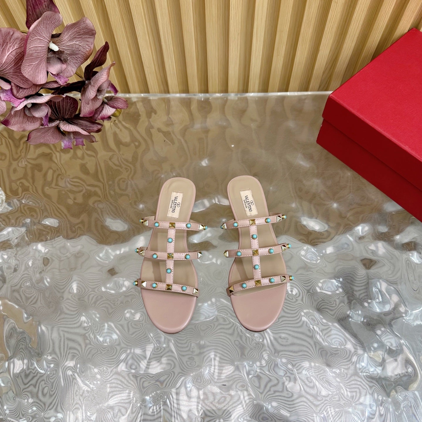 VT 25 Rockstud leather slides Pink Sheepskin 286630