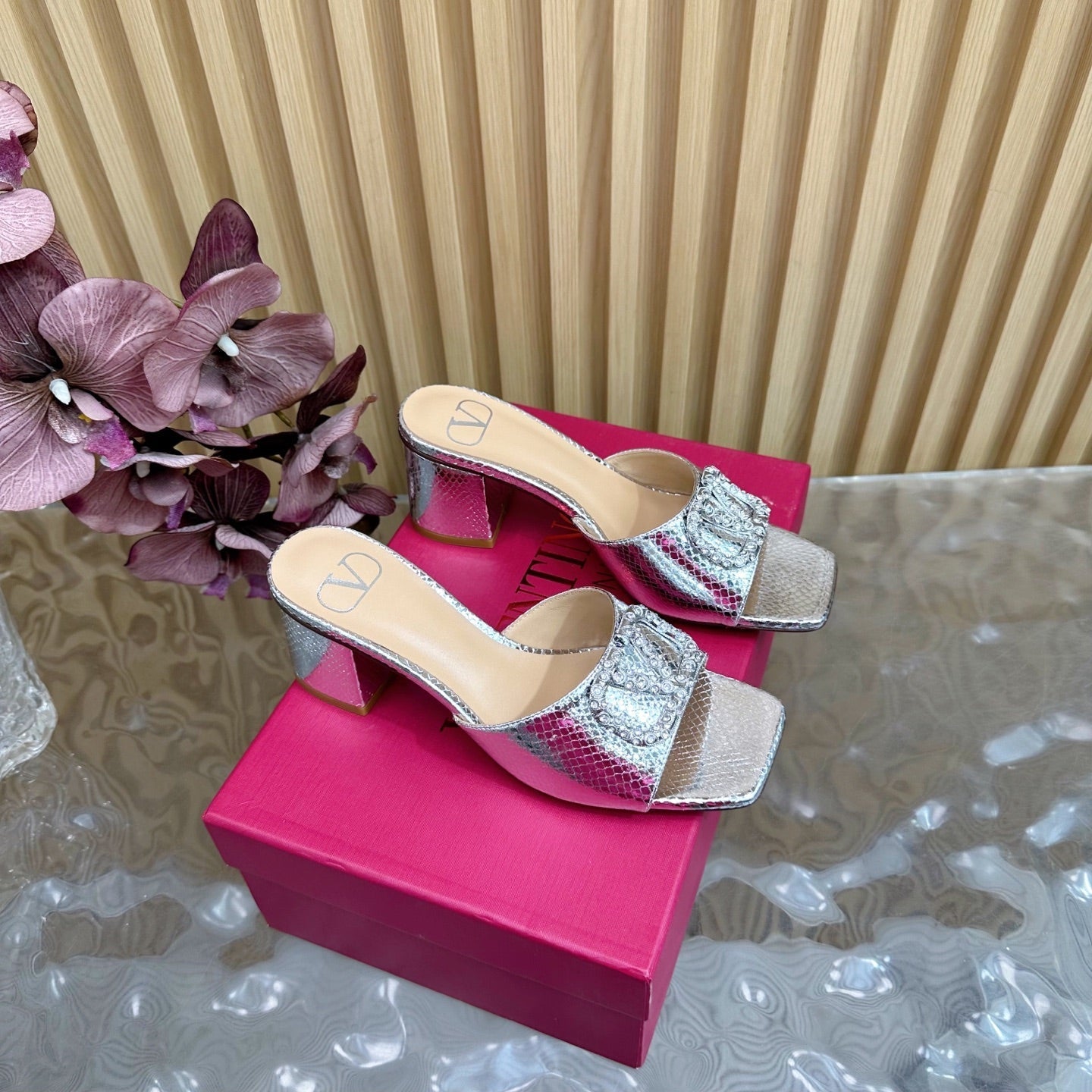 VT 25 Vlogo Mule Silver Snakeskin Leather