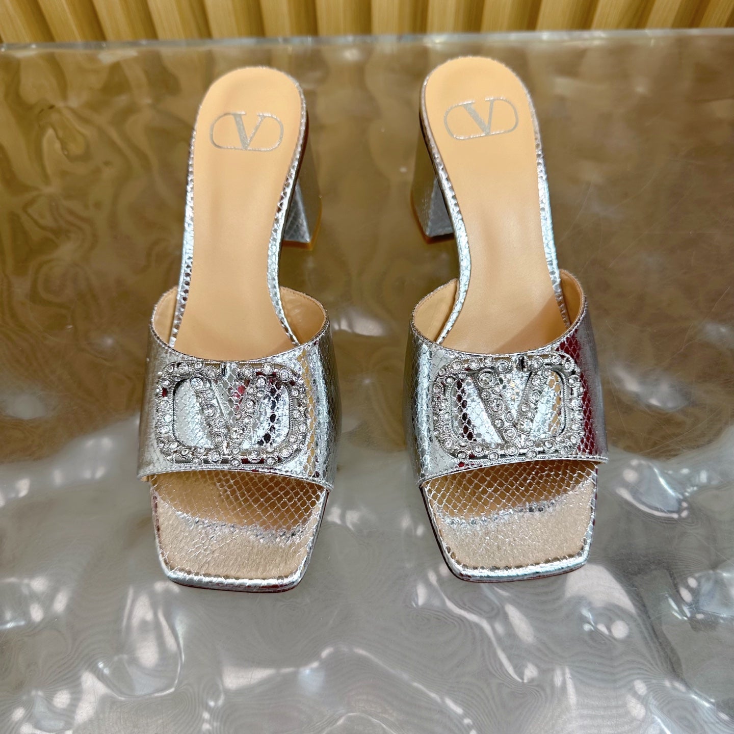 VT 25 Vlogo Mule Silver Snakeskin Leather