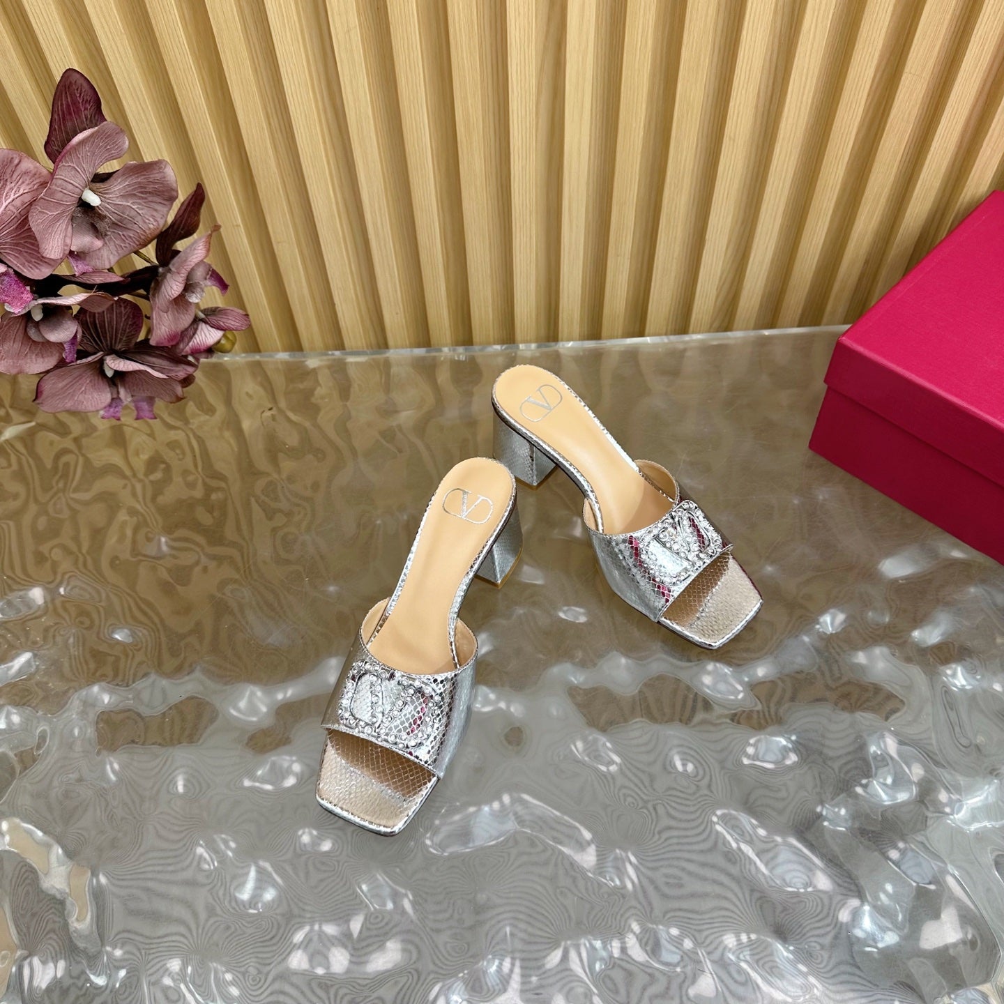 VT 25 Vlogo Mule Silver Snakeskin Leather