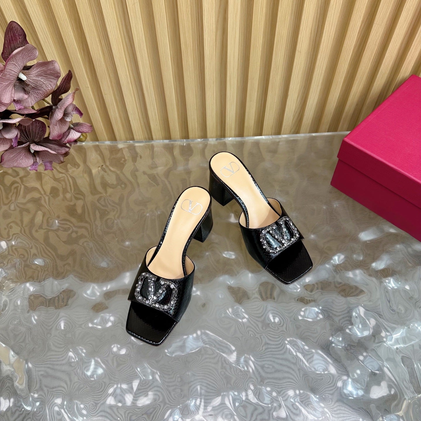 VT 25 Vlogo Mule Black Snakeskin Leather