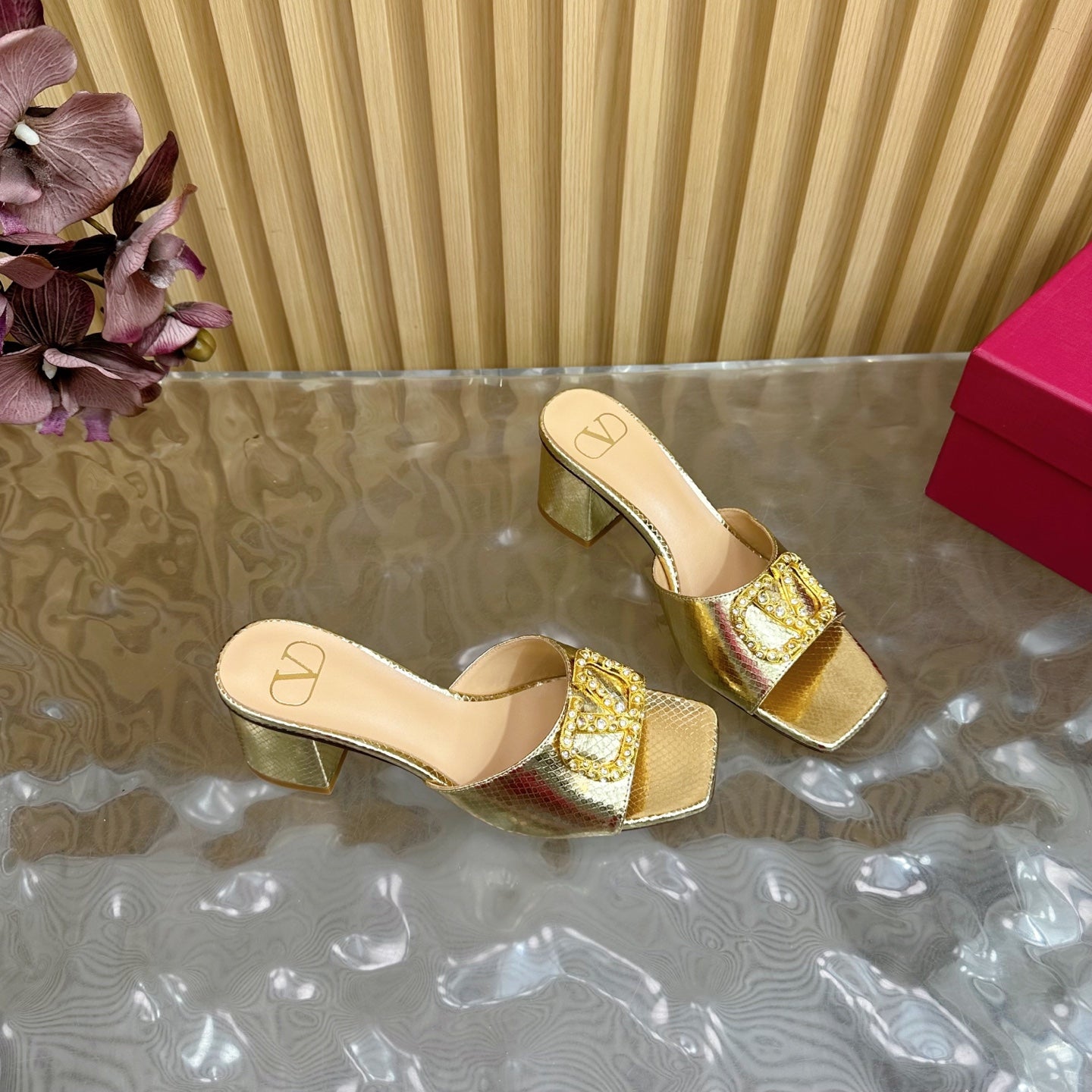 VT 25 Vlogo Mule Gold Snakeskin Leather