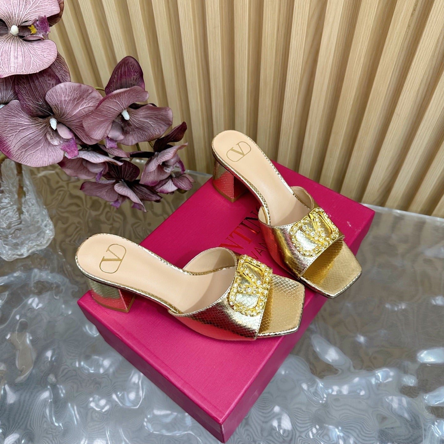 VT 25 Vlogo Mule Gold Snakeskin Leather