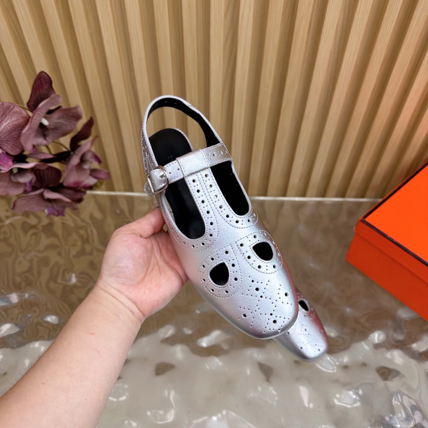 HM 25 Kim Slingback Grey Lambskin 352956
