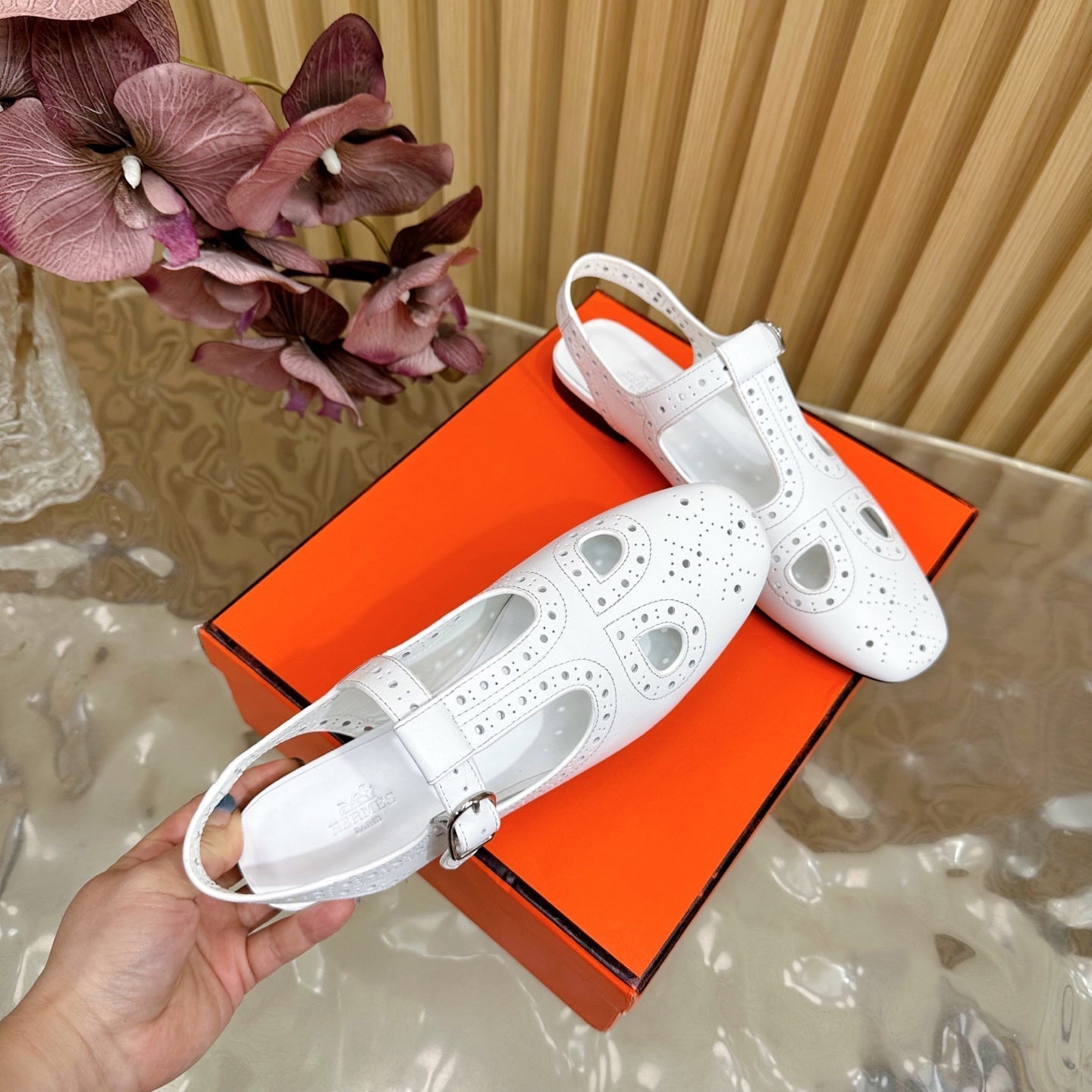 HM 25 Kim Slingback White Lambskin 352957