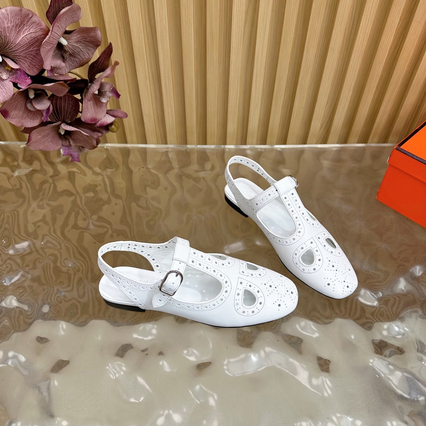 HM 25 Kim Slingback White Lambskin 352957