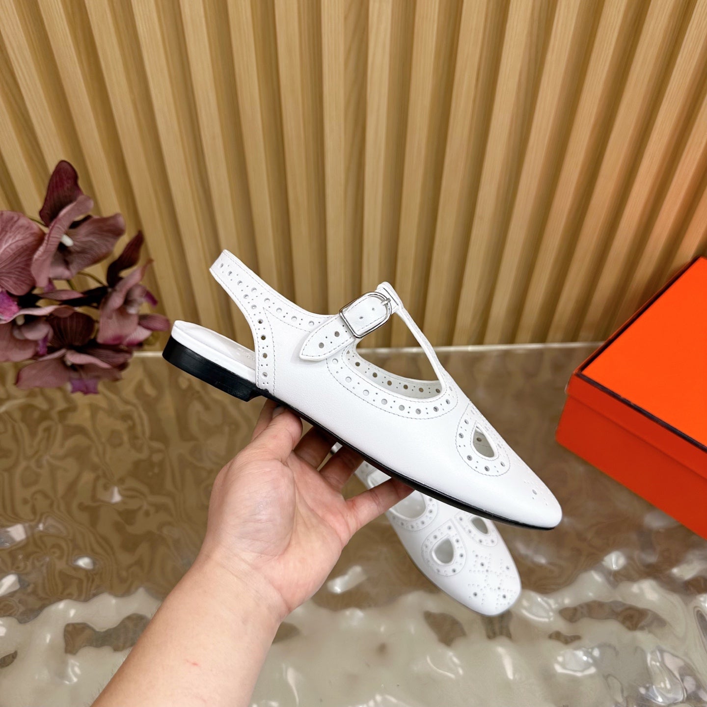 HM 25 Kim Slingback White Lambskin 352957
