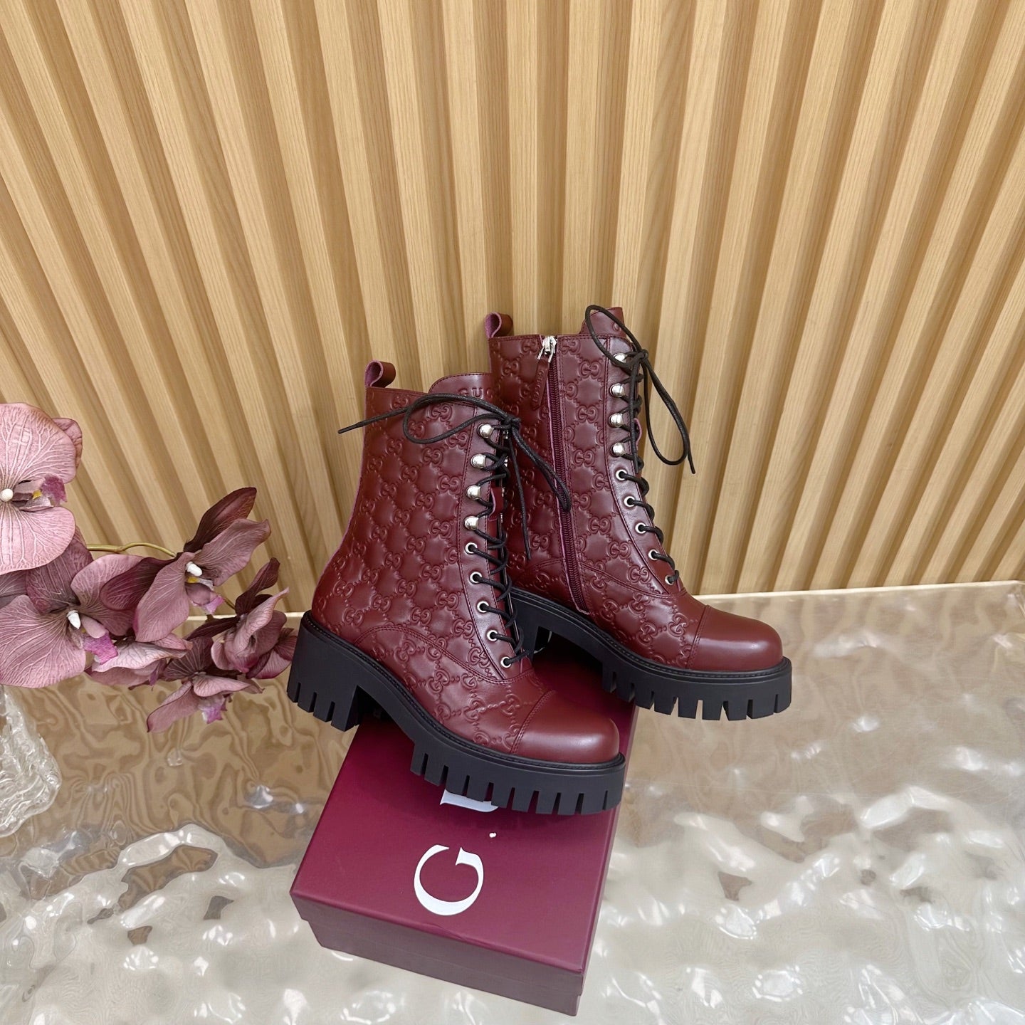 Gucci 2025 Boot Red Black Embossed Cowhide 498051