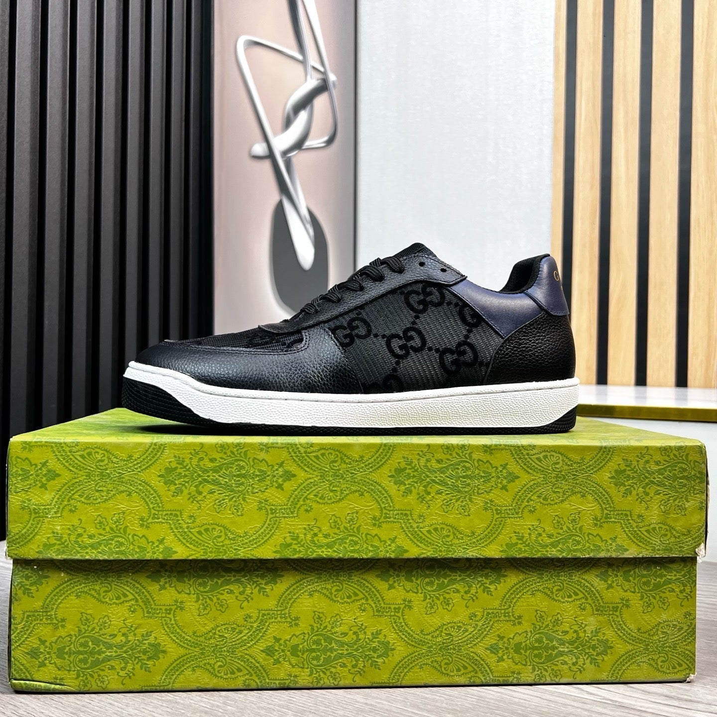 GG Men's Supreme Sneaker Black Cowhide 531166