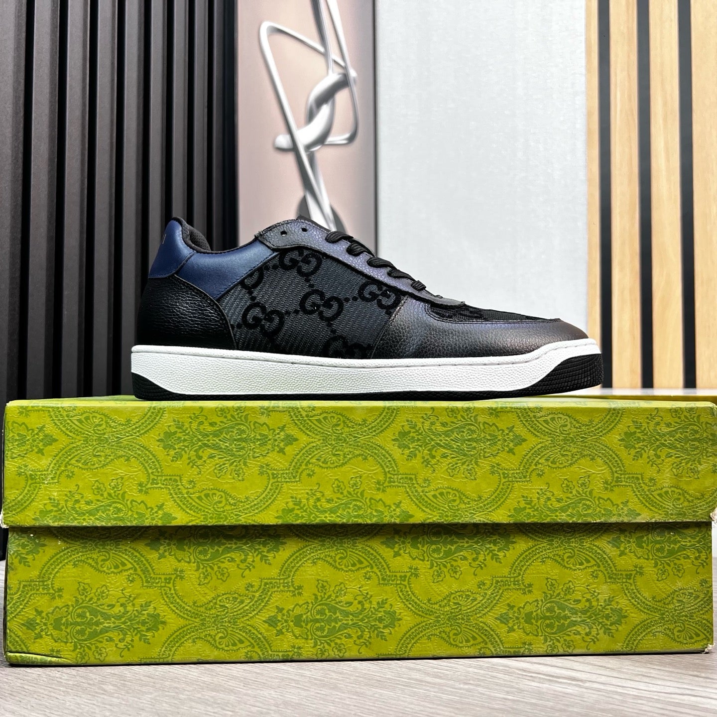 GG Men's Supreme Sneaker Black Cowhide 531166