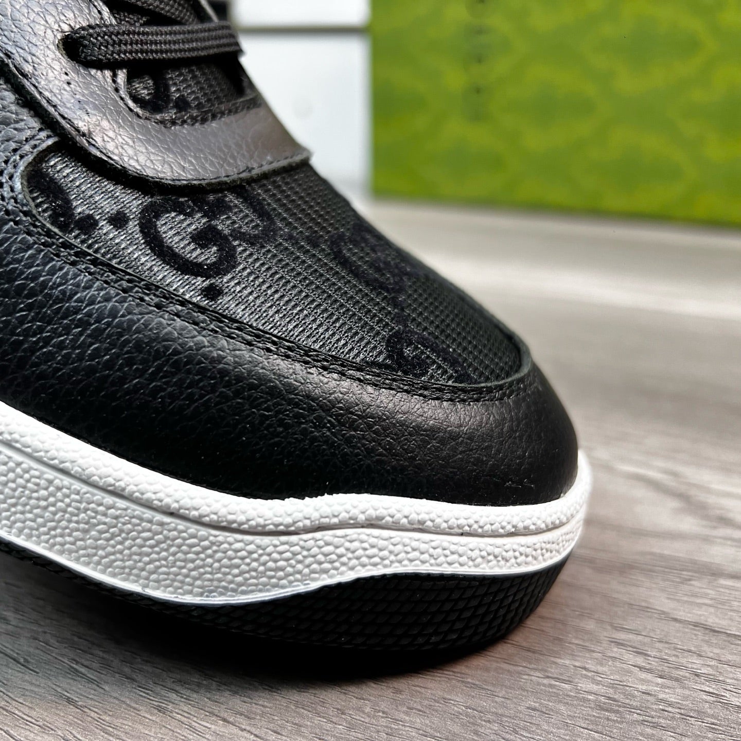 GG Men's Supreme Sneaker Black Cowhide 531166