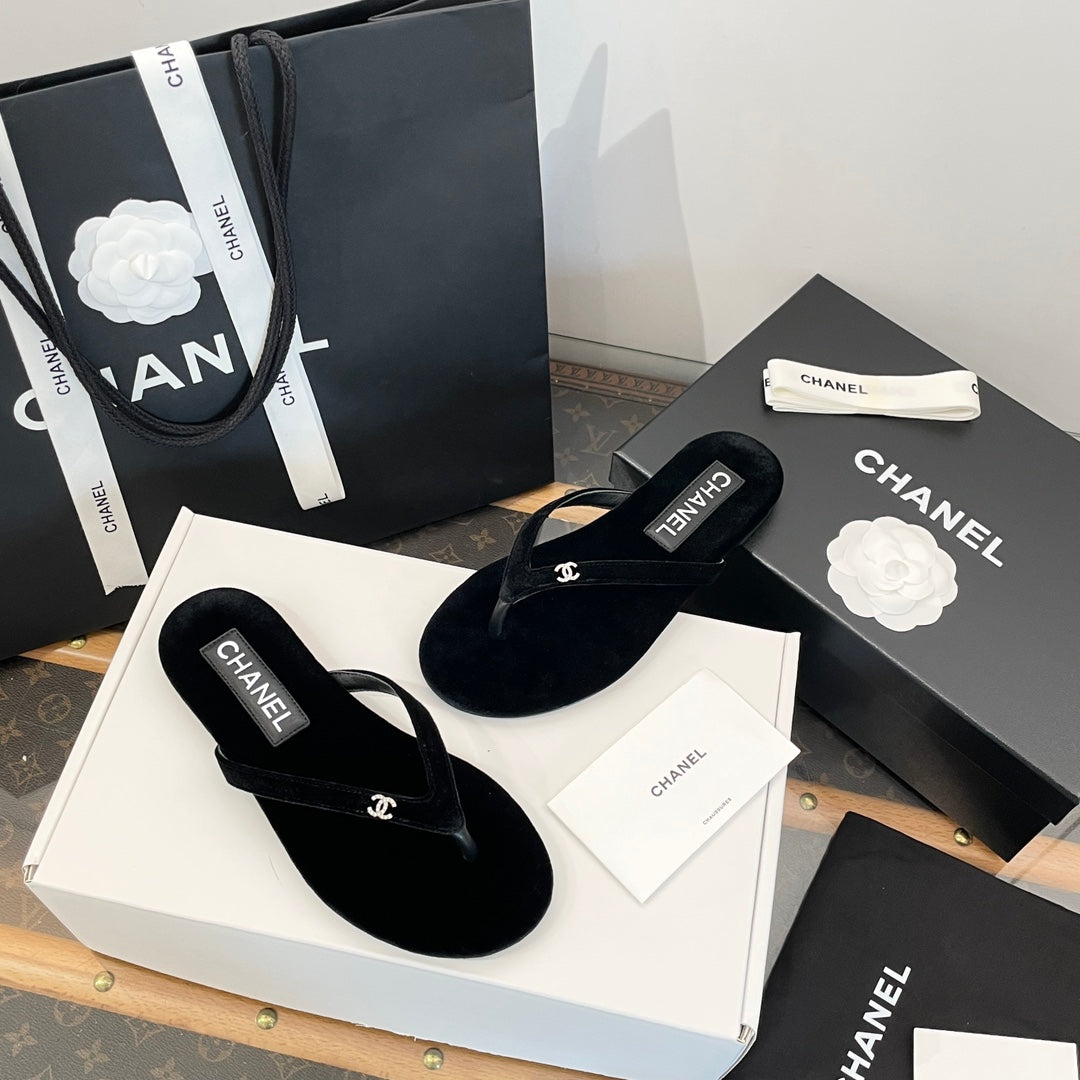 cc thongs black velvet