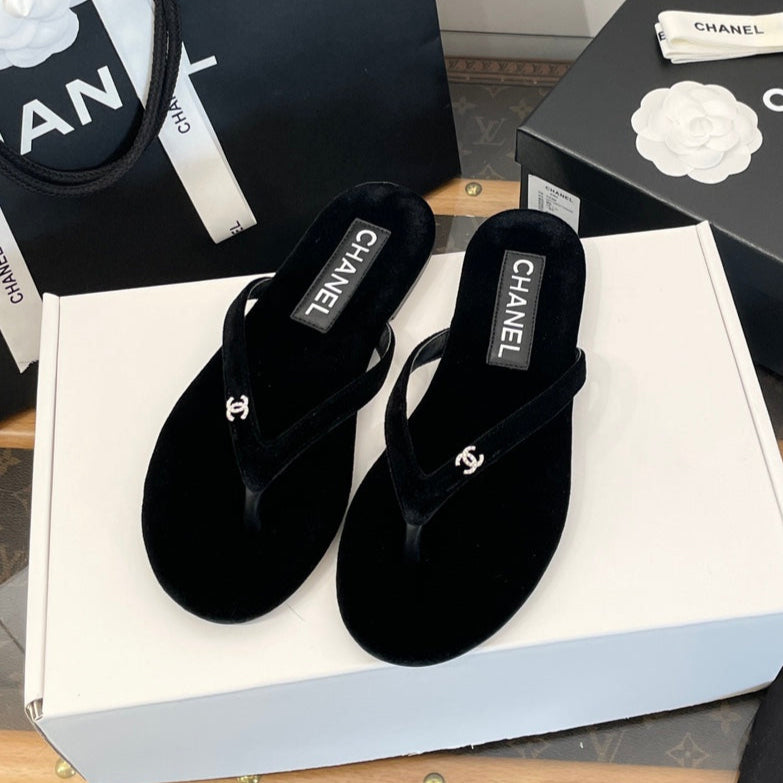 cc thongs black velvet