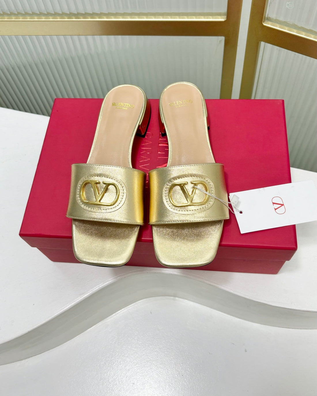 VT 25 Vlogo Slides 2cm Gold Cowhide 336826