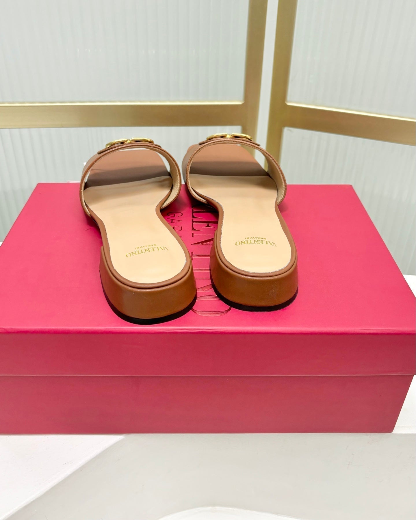 VT 25 Vlogo Slides 2cm Brown Cowhide