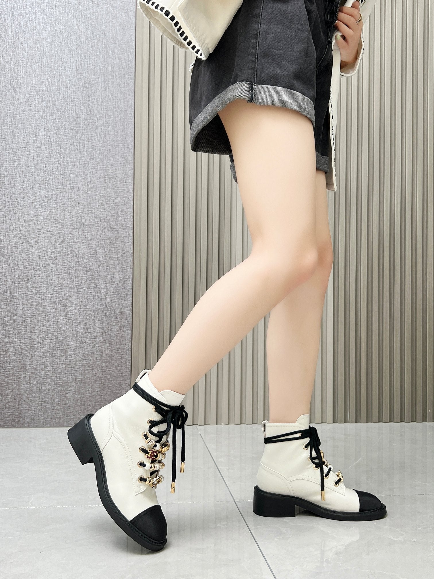 CC Combat Boots 50mm White Black Calfskin And Lycra Fabric 944550